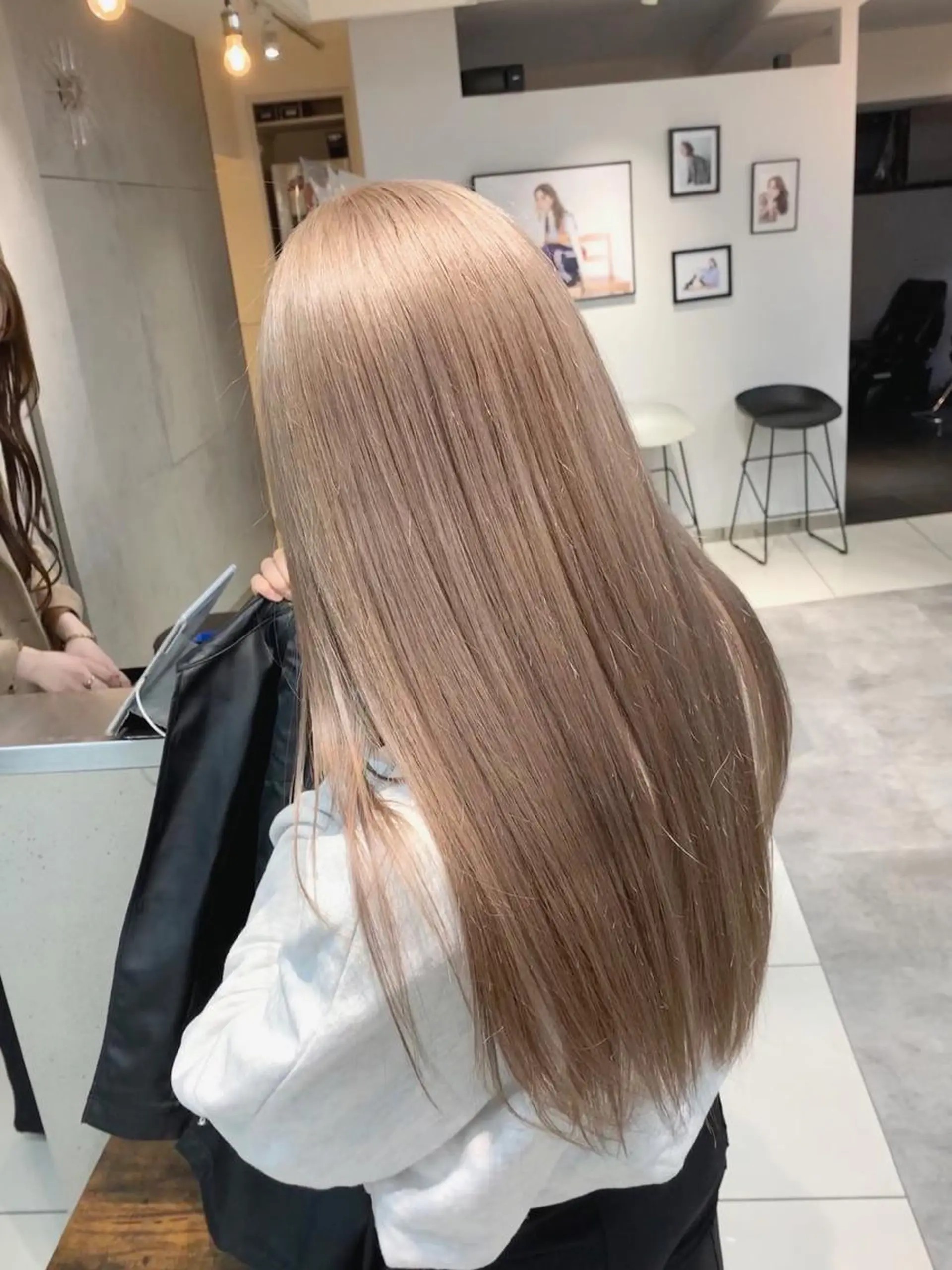 セミロング カラー ボブ/透明感ベージュ 🫧クルミ🌟のヘアスタイル