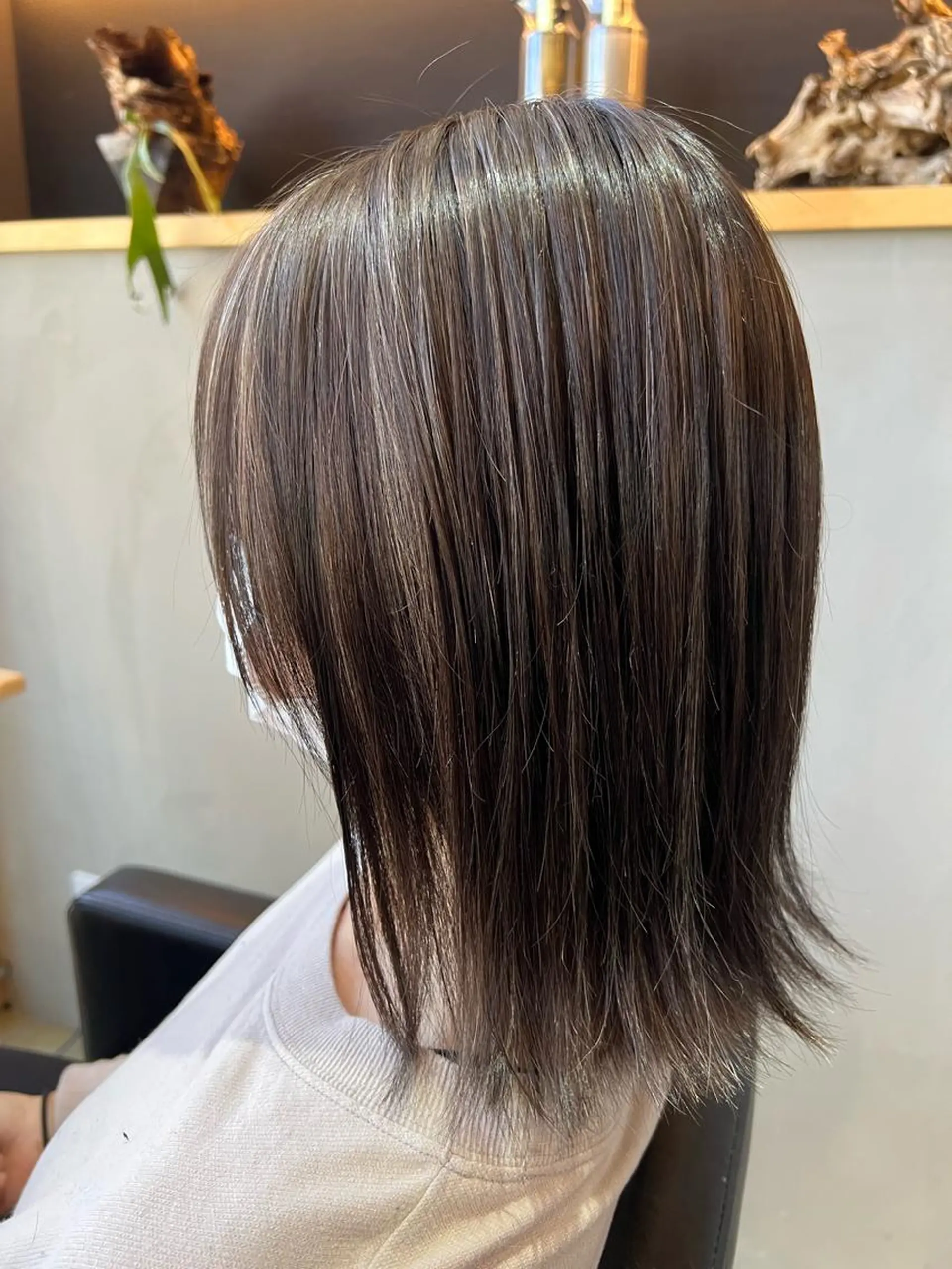 ミディアム カラー ミディアムパーマ ハイライトカラー イルミナカラー ボブ ハイライト カット ヘアカラー トリートメント SHINYA シンヤヘアーズのヘアスタイル