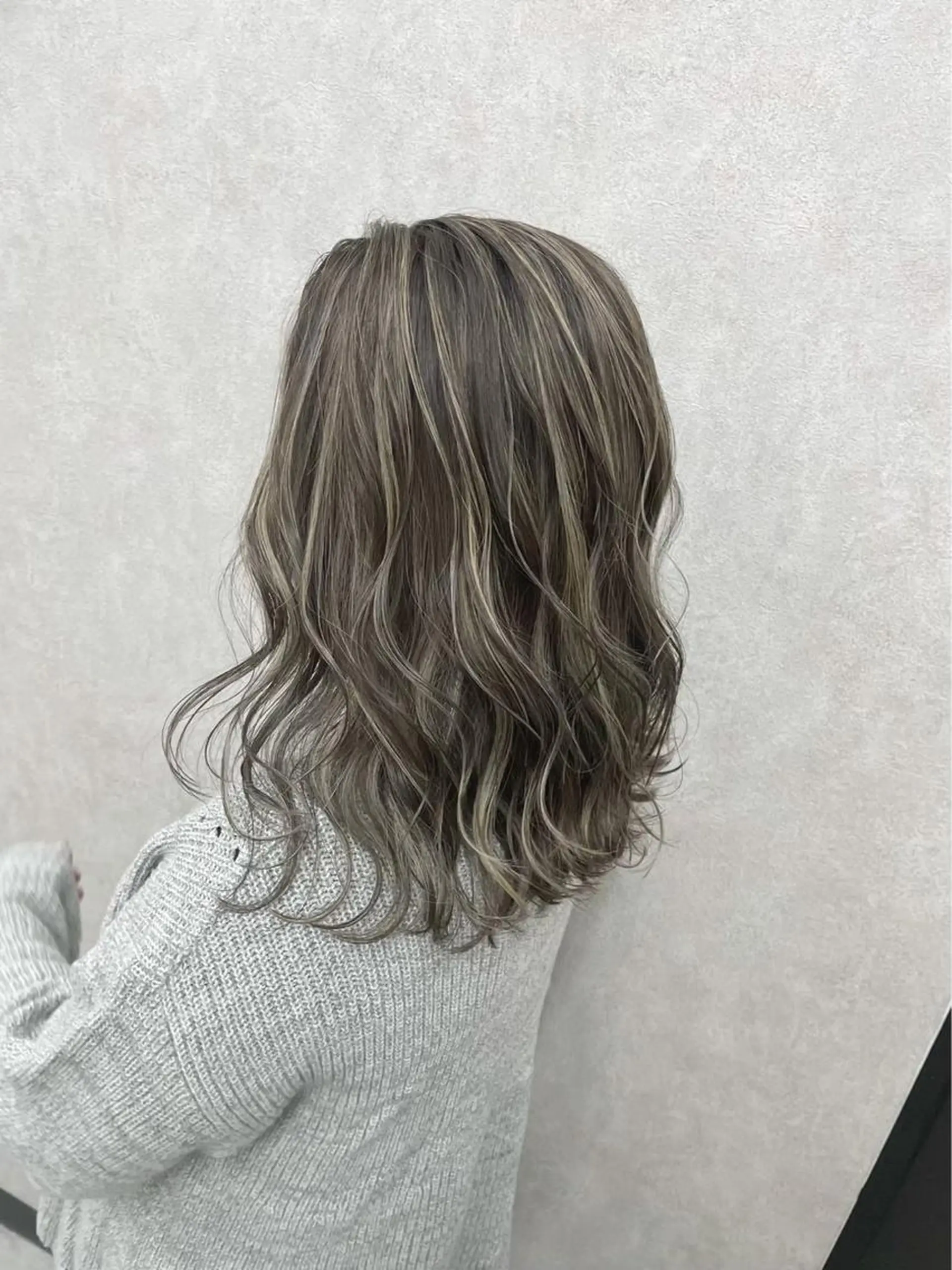 セミロング カラー パーマ ヘアアレンジ メンズ キッズ ネイル マツエク・マツパ アイブロウ ショートボブ メンズバレイヤージュ メンズブリーチ メンズハイライト メンズハイトーン Eirデザイナーズ サロン茶屋町tomoのヘアスタイル