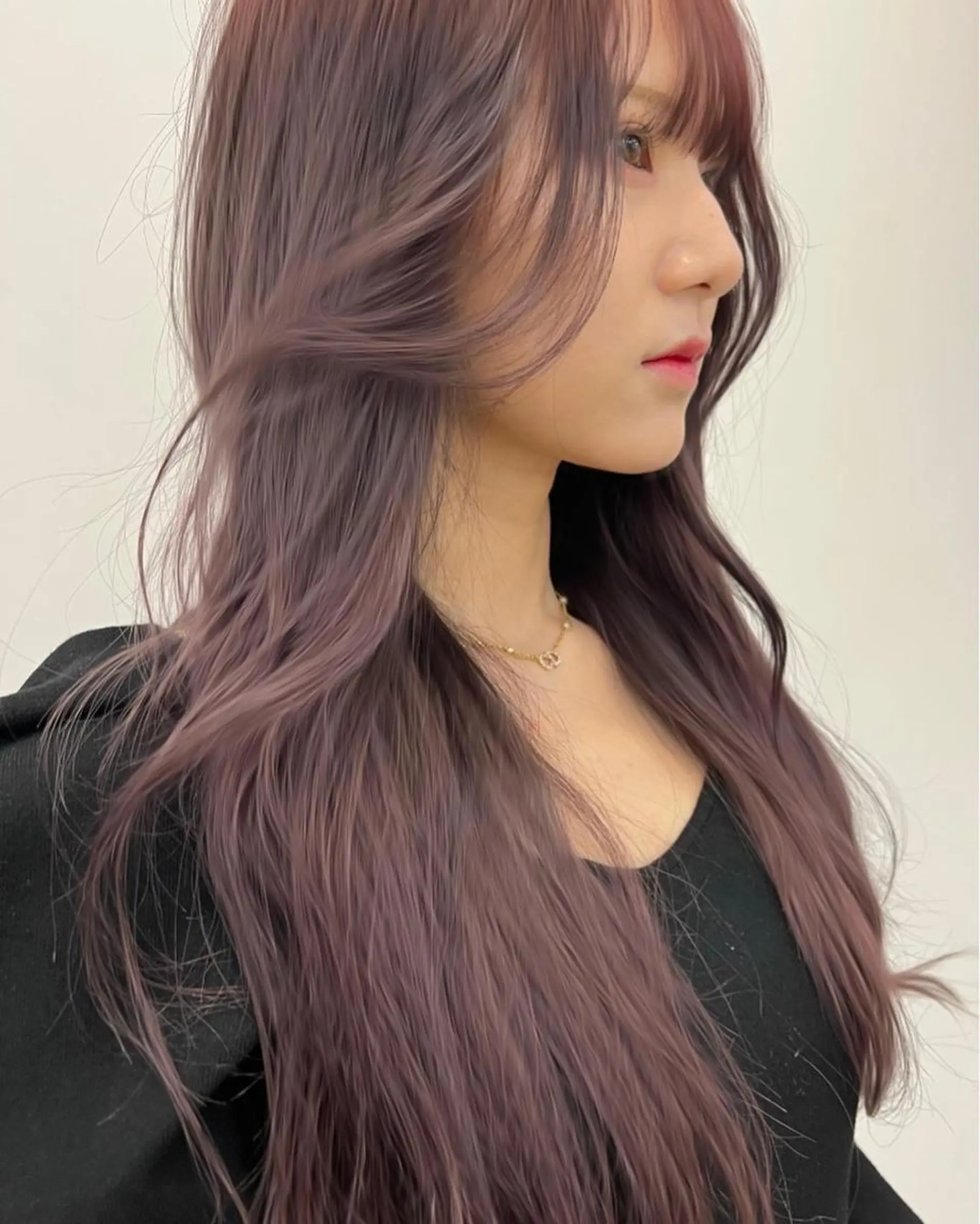 ロング ラベンダーベージュ 顔まわりレイヤー 顔周りカット レイヤーカット 🤍🤍韓国ヘア おたけ🤍🤍のヘアスタイル