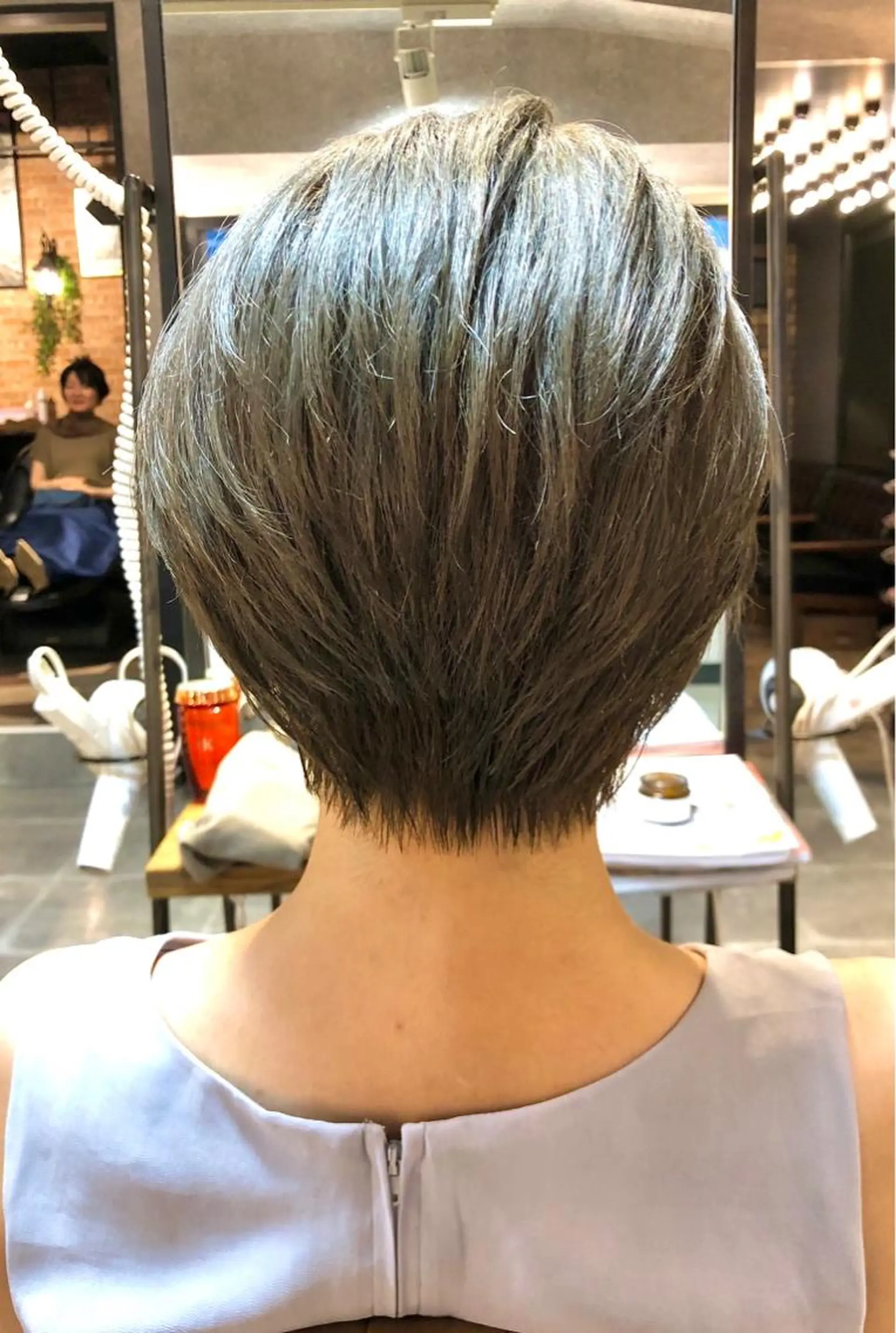 ショート カラー Lond re Maison.原宿のヘアスタイル