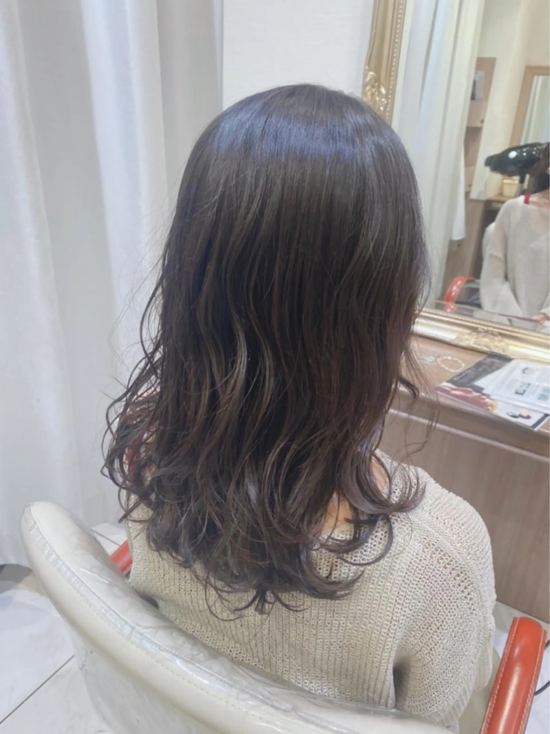 セミロング カラー パーマ 古川 琴美のヘアスタイル