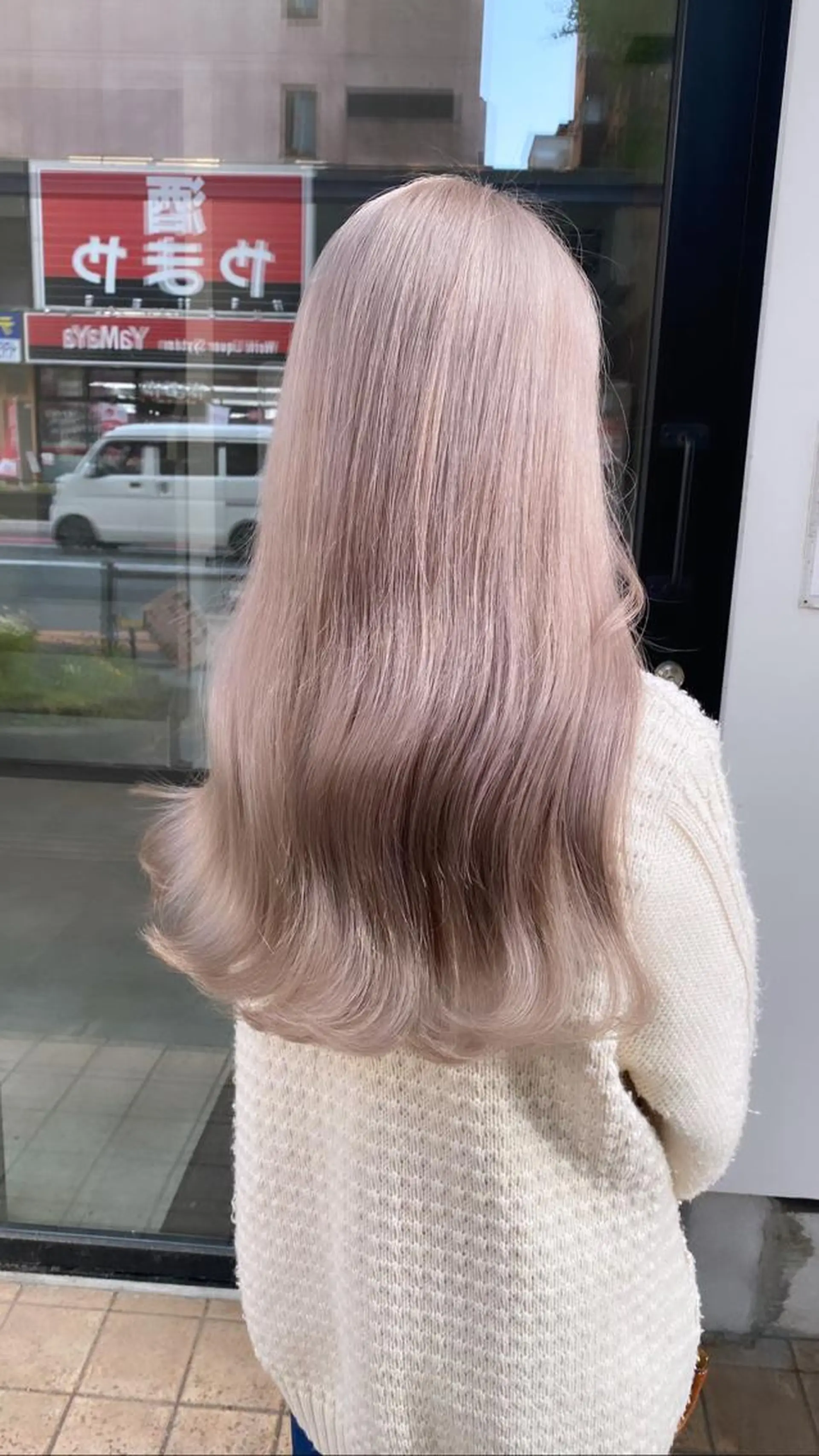 ロング カラー ブリーチ カット ヘアカラー RURI韓国ボブ 🇰🇷タッセルボブのヘアスタイル