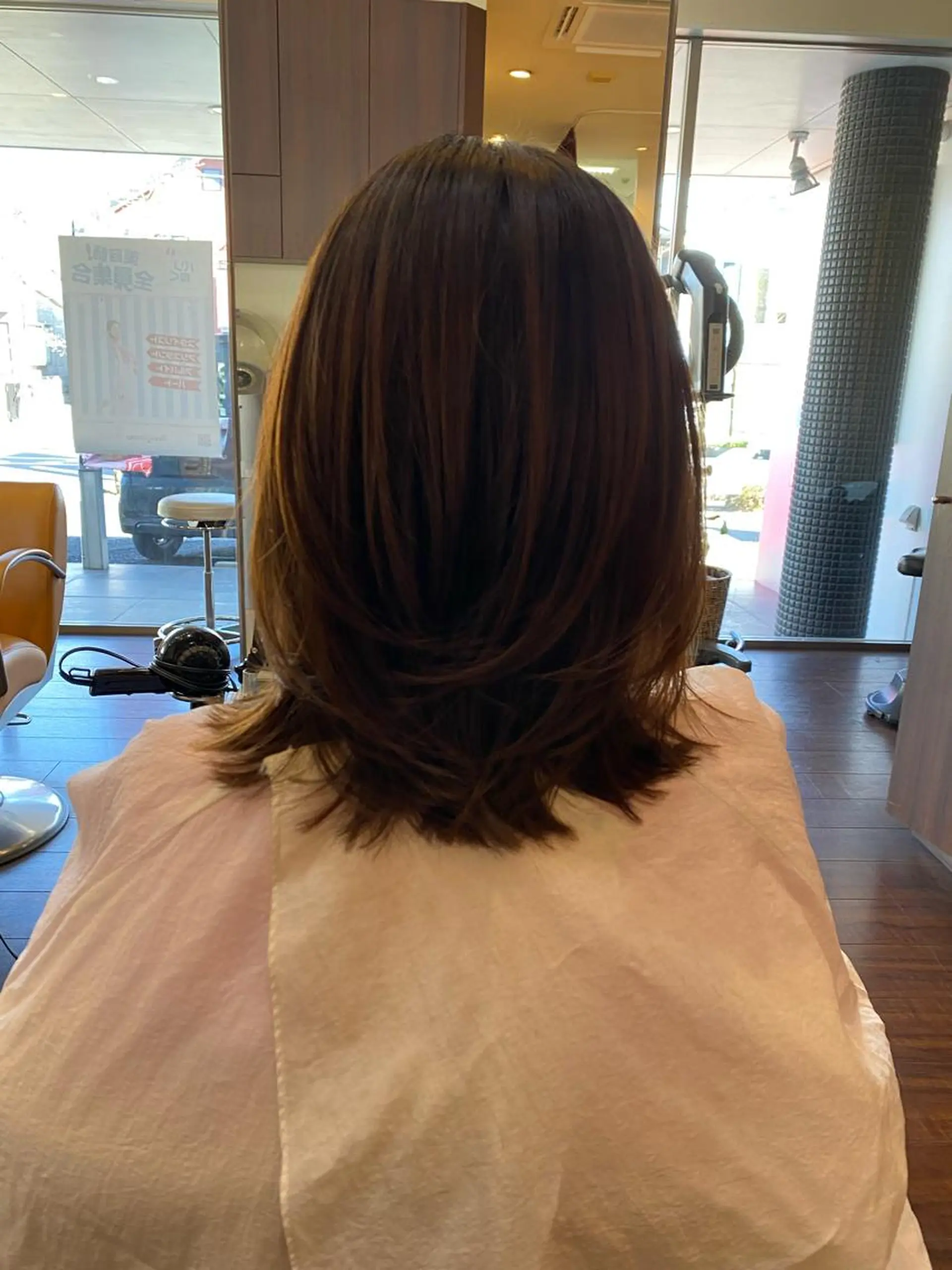 ミディアム 鈴木 千恵子のヘアスタイル