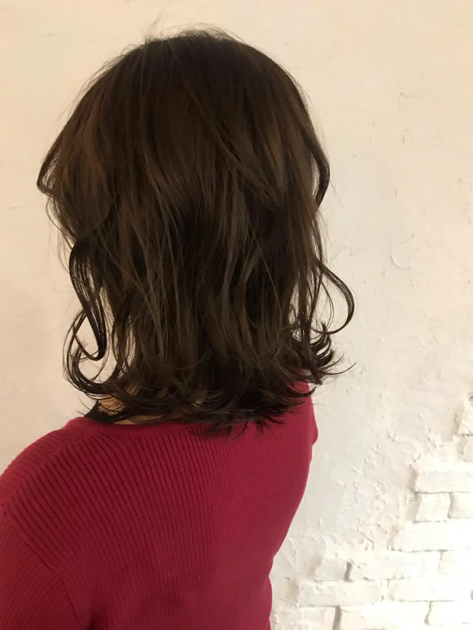 ミディアム カラー グレージュ 伊藤 優希のヘアスタイル