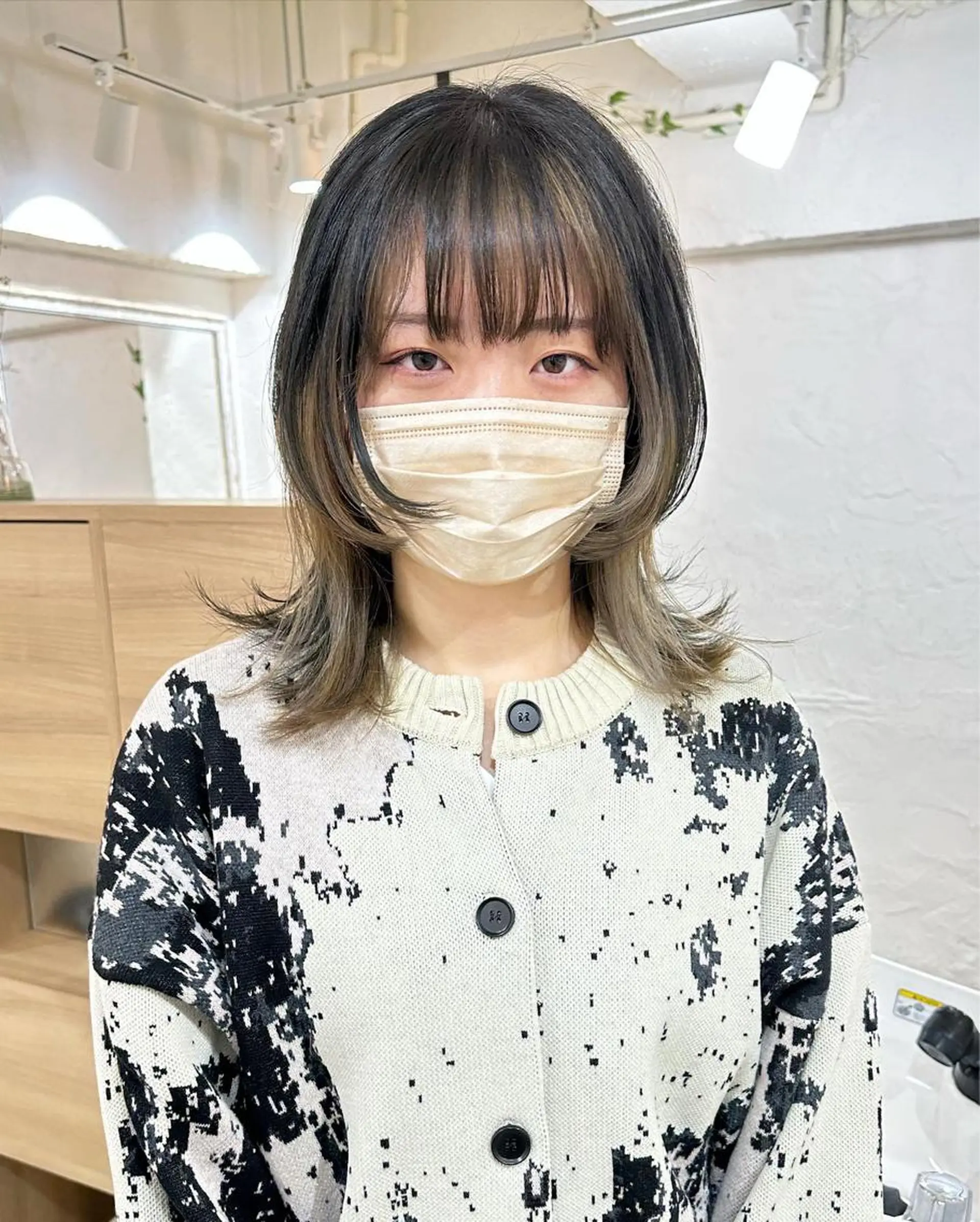 ミディアム カラー 切りっぱなしボブ ミディアムパーマ 透明感カラー デザインカラー インナーカラー 銀座No.1髪質改善 縮毛矯正/本木のヘアスタイル