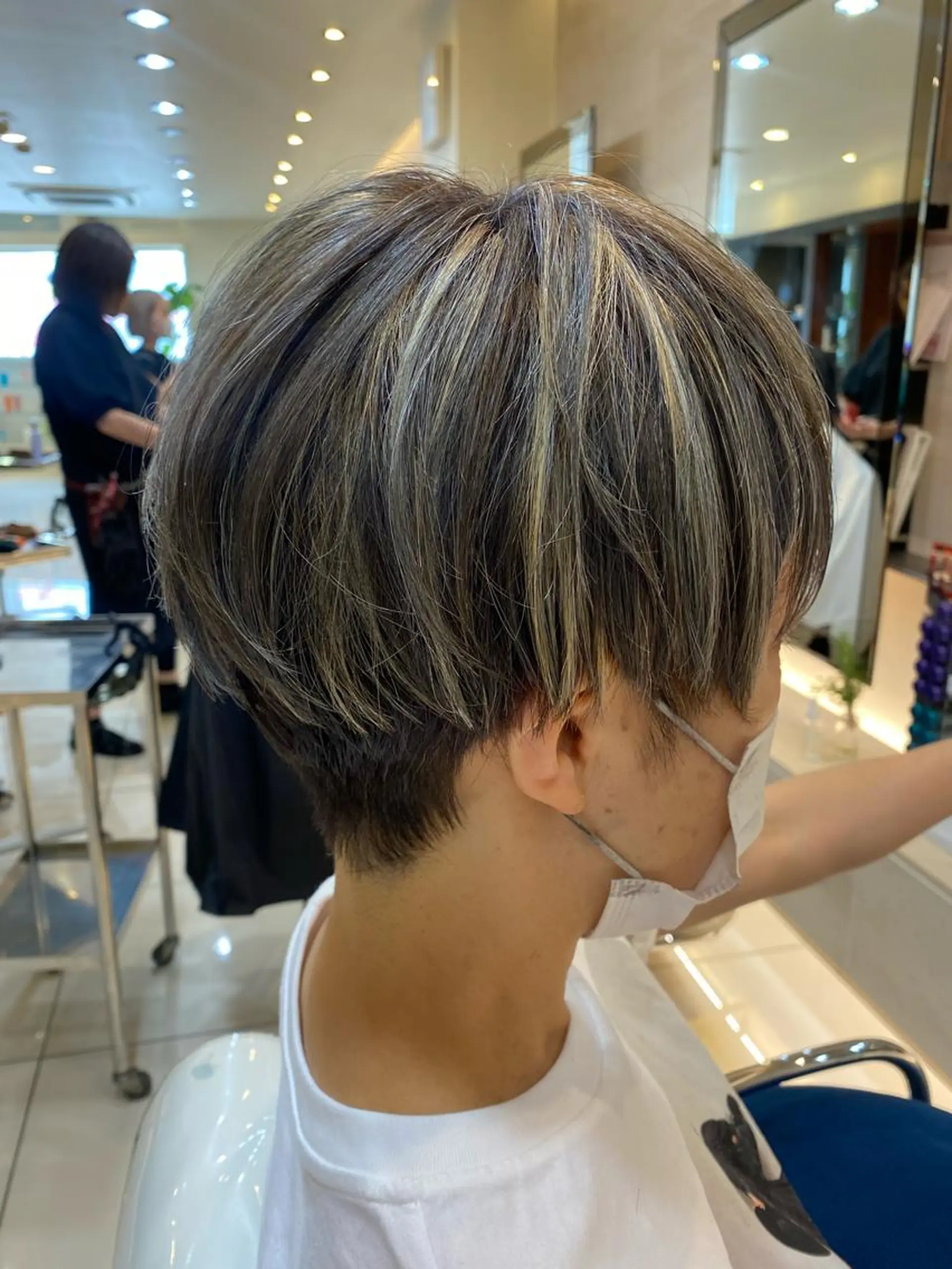 ショート ハイライト sea's所属・ヒラカホ/矢場町/ ブリーチ/似合わせのヘアスタイル