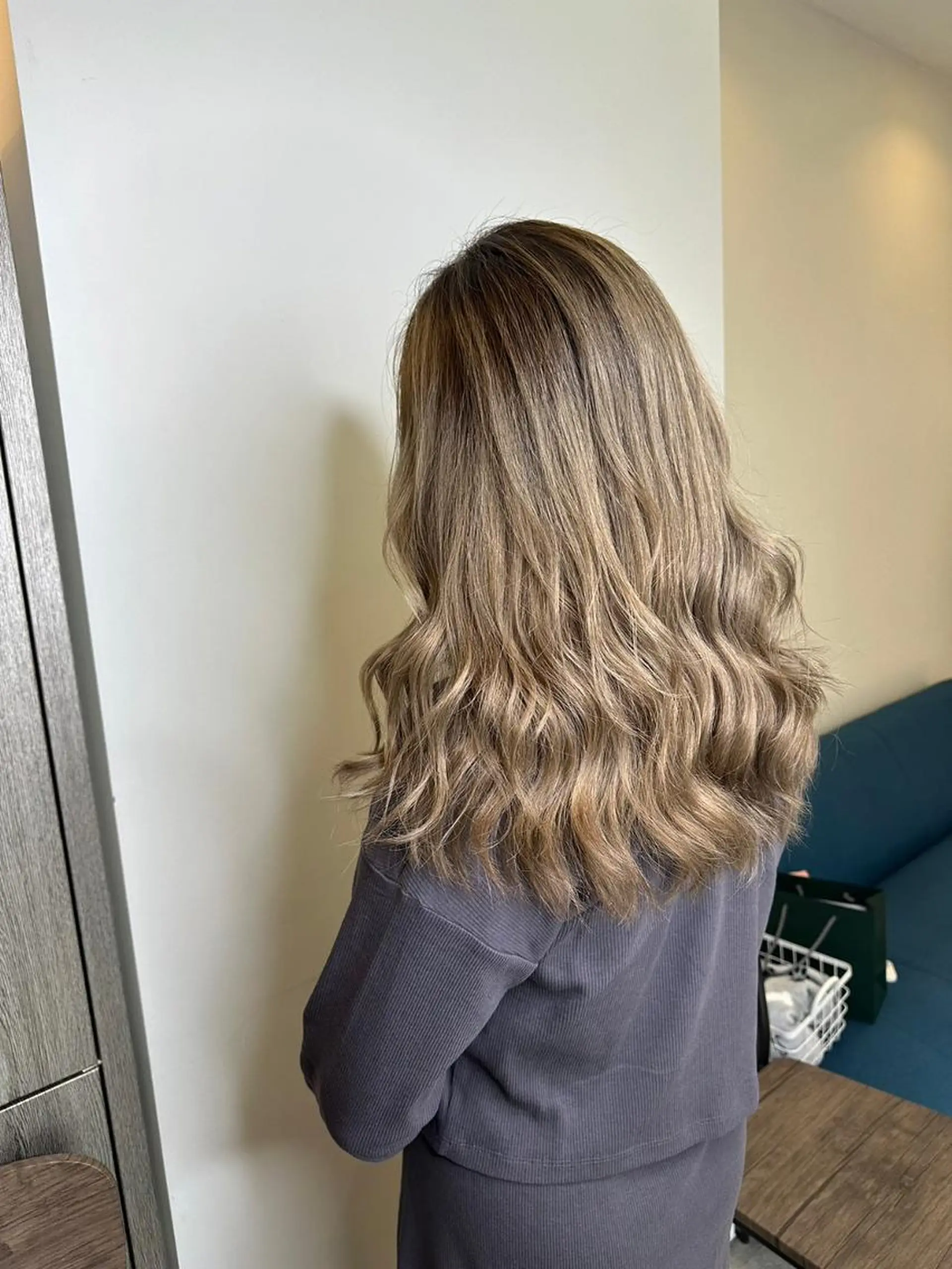 セミロング ハイライト 髪質改善 カット ヘアカラー トリートメント N° jemica 札幌のヘアスタイル