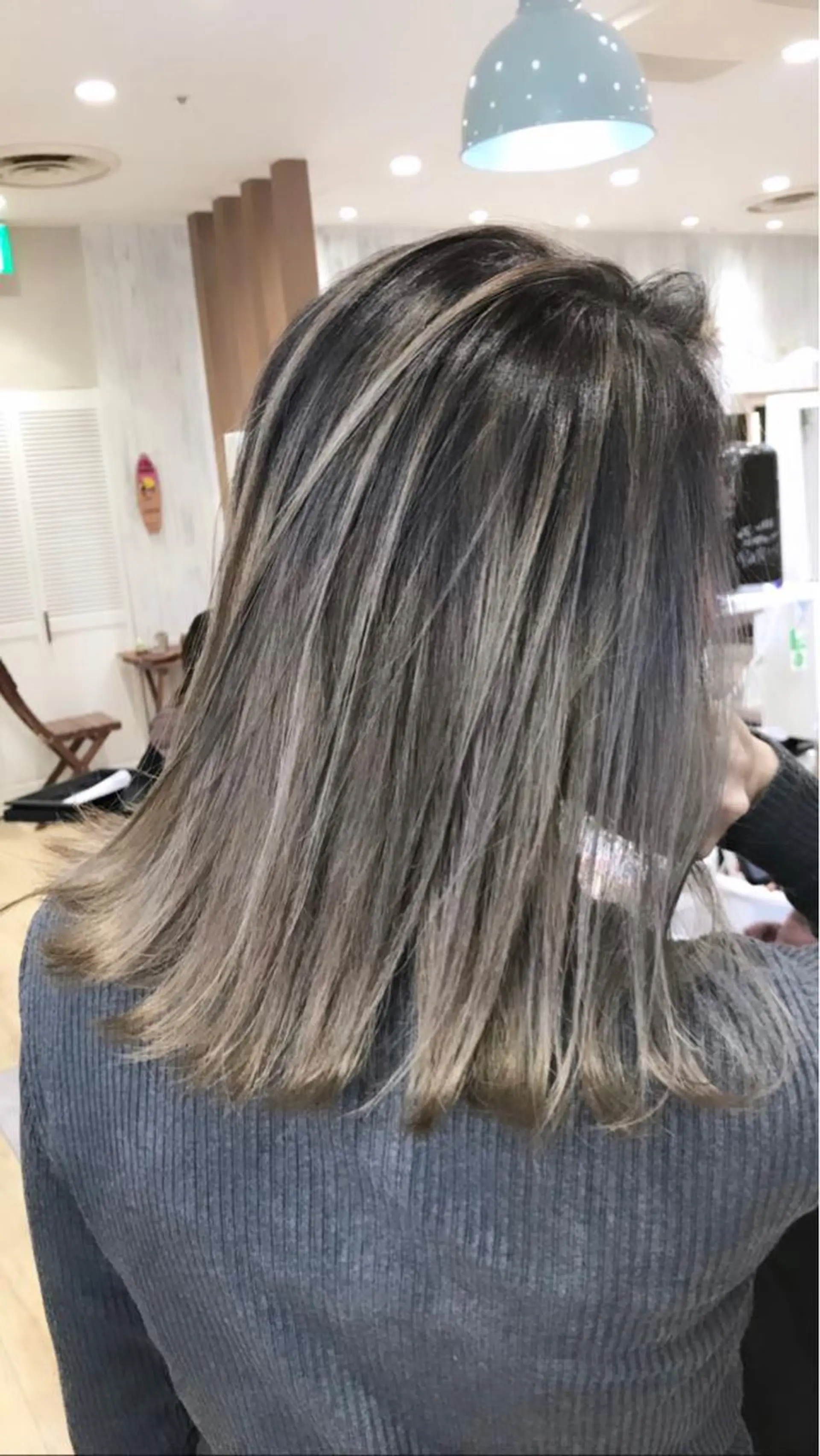 セミロング カラー LUSTRE クロサワのヘアスタイル