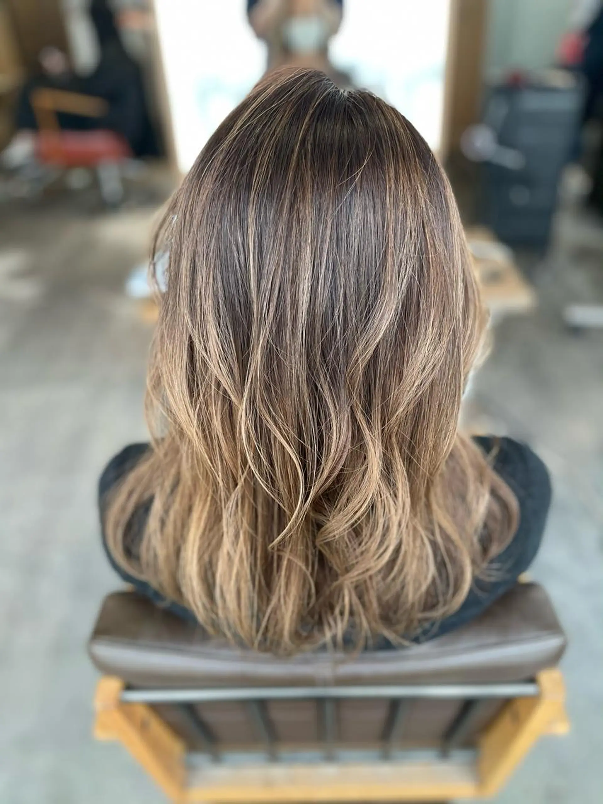 ロング カラー バレイヤージュ ブリーチ ケアブリーチ グラデーションカラー ハイライトカラー ヘアカラー sweetroom茅ヶ崎南口店所属・∮フェードスタイル∮ 加藤嘉陛のヘアスタイル