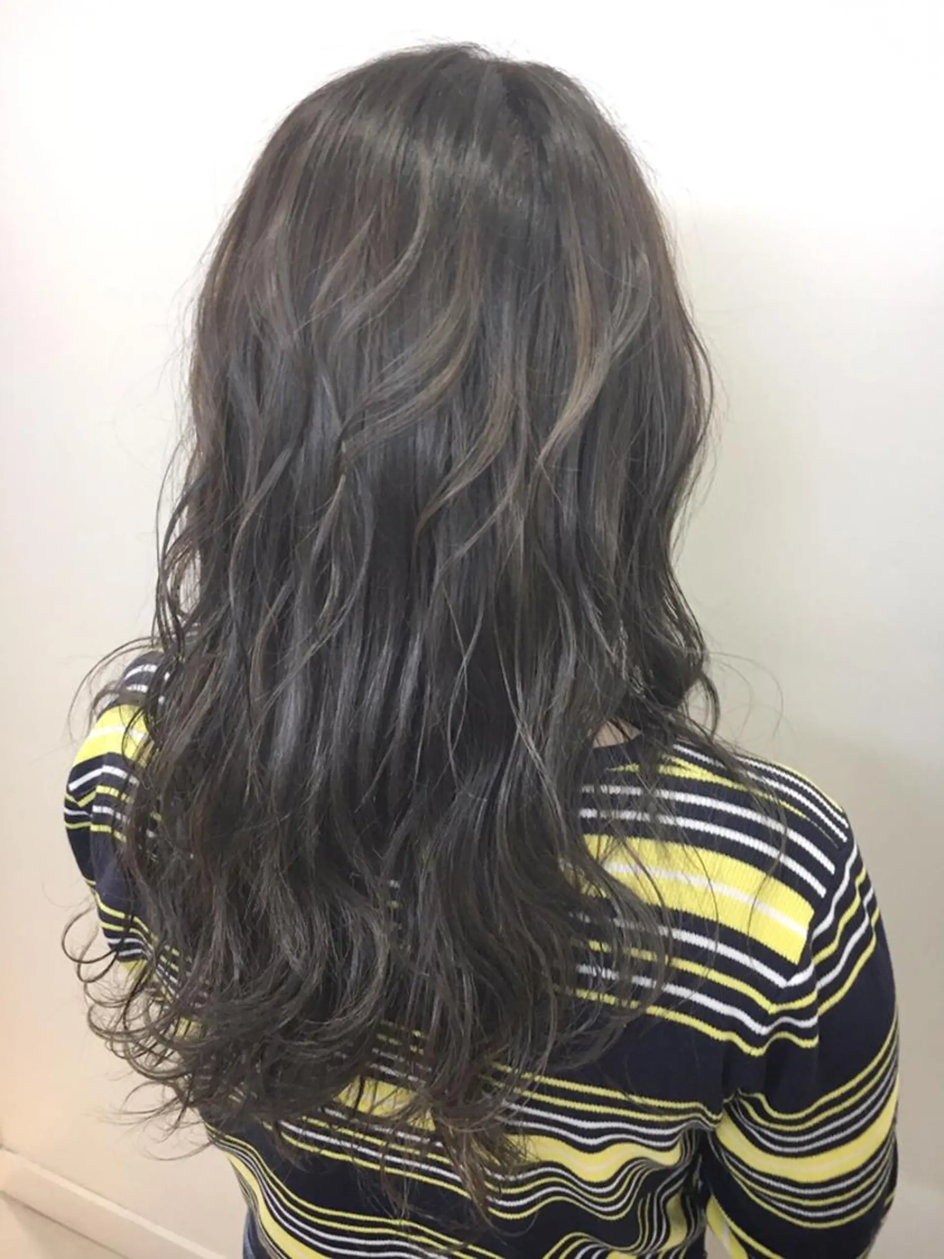 ロング カラー グレージュ ヘアカラー 永井 大希のヘアスタイル