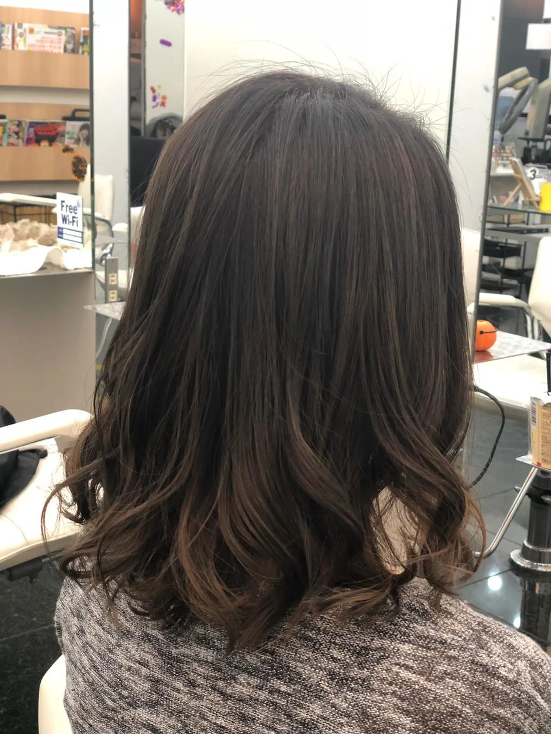 ミディアム 艶髪職人 山本隼正のヘアスタイル