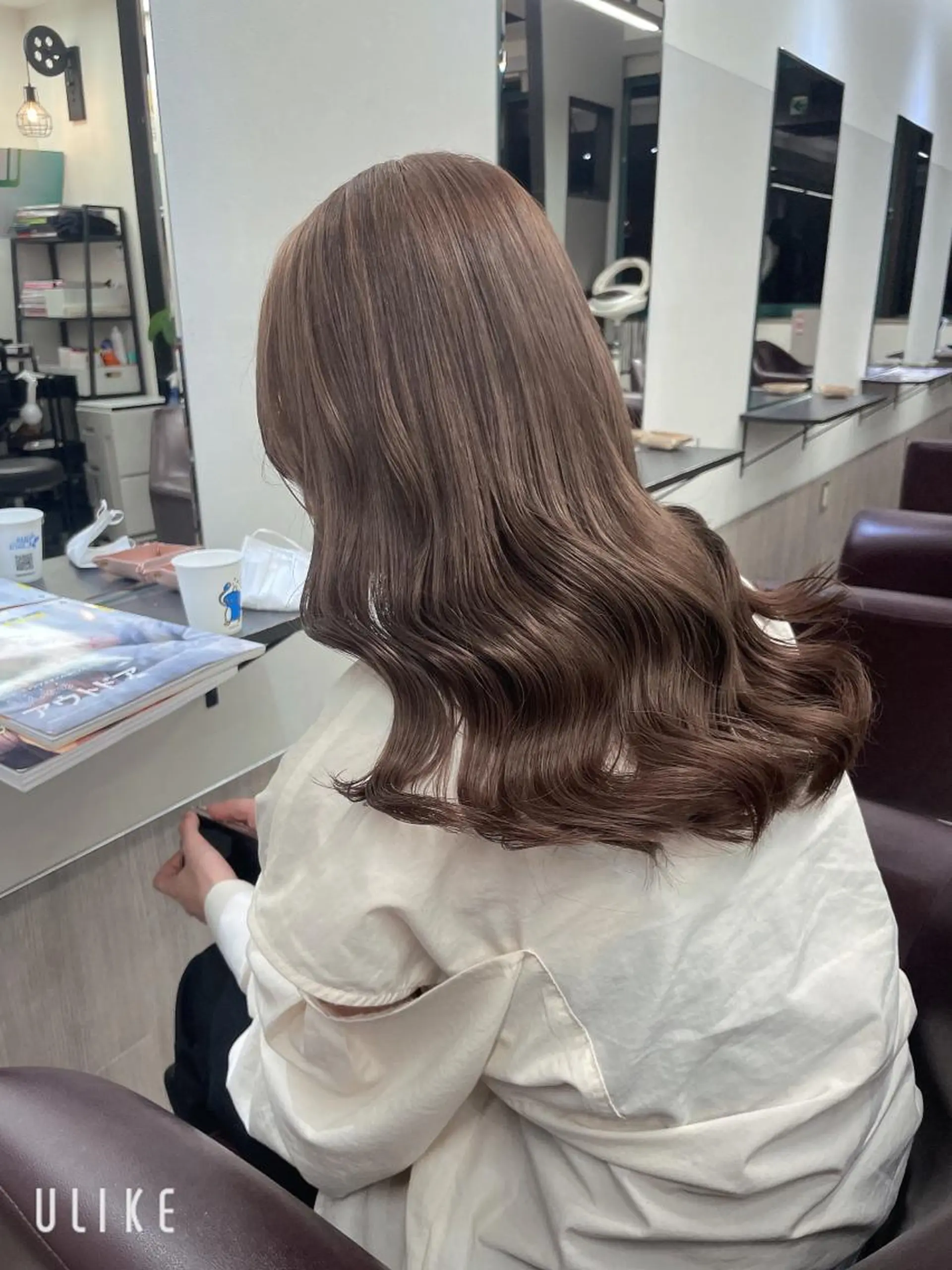 セミロング カラー ヘアアレンジ ブリーチ ケアブリーチ トリートメント AiM エイム　韓国レイヤーのヘアスタイル