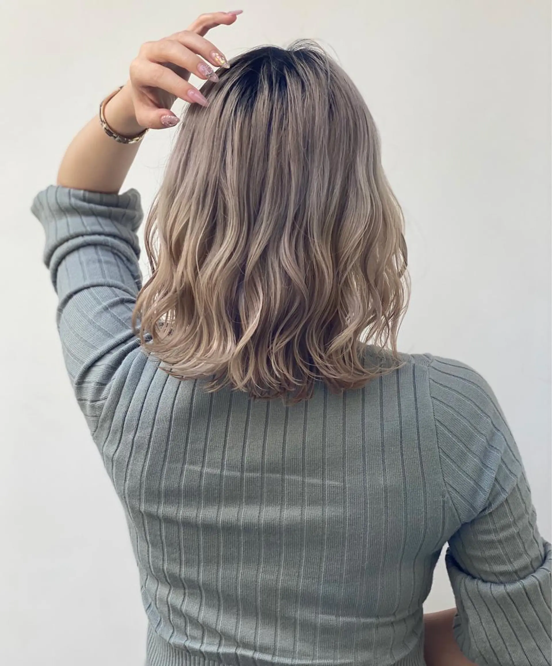 ミディアム カラー tonari 梅田、中崎町のヘアスタイル