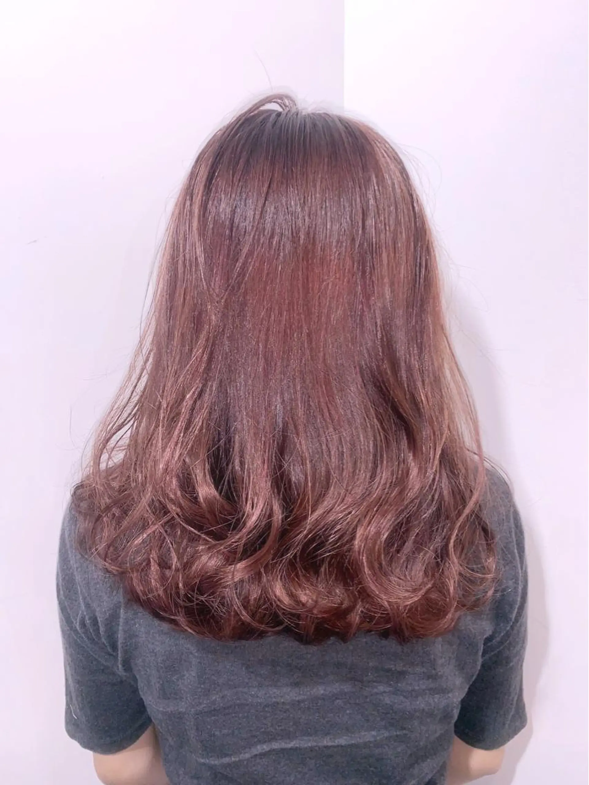 セミロング カラー アディクシーカラー ベージュカラー 黒髪 ブリーチ ブルーカラー ヘアカラー トリートメント 藤澤 夏実/インナーカラーのヘアスタイル