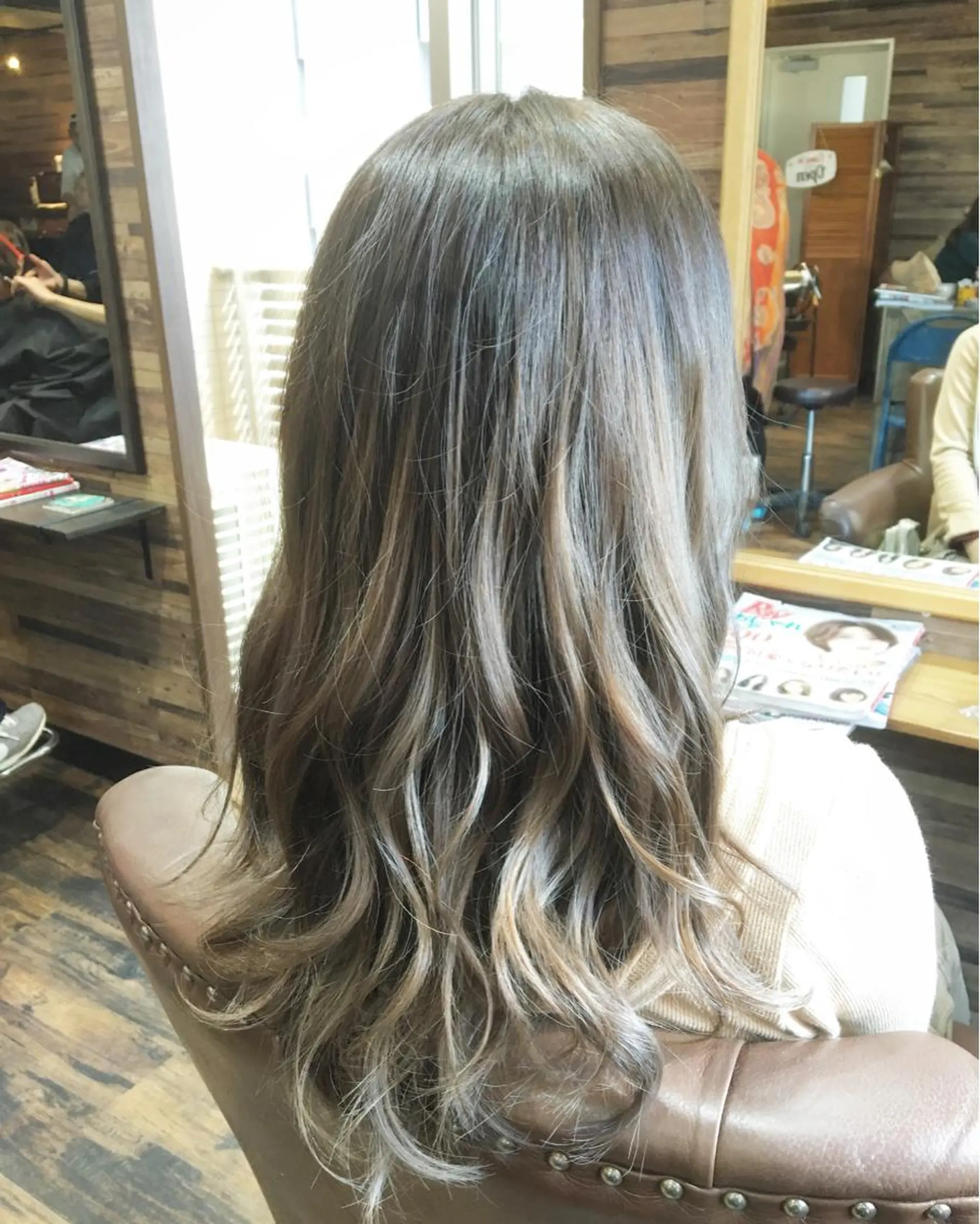 ロング カラー アッシュ MITSU ✂️のヘアスタイル