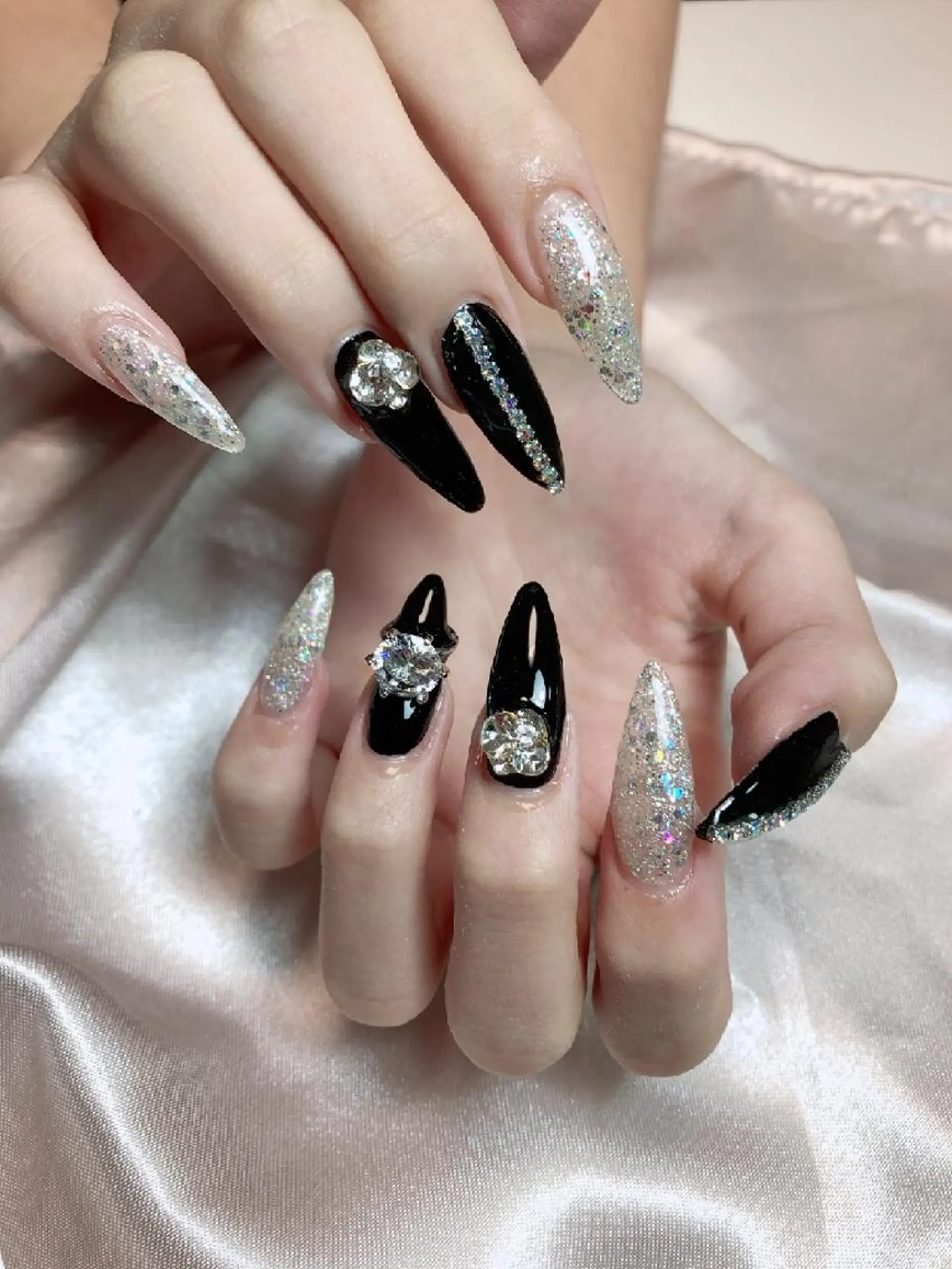 ネイル ロング キラキラネイル ☺︎山部 志麻☺︎のネイルデザイン