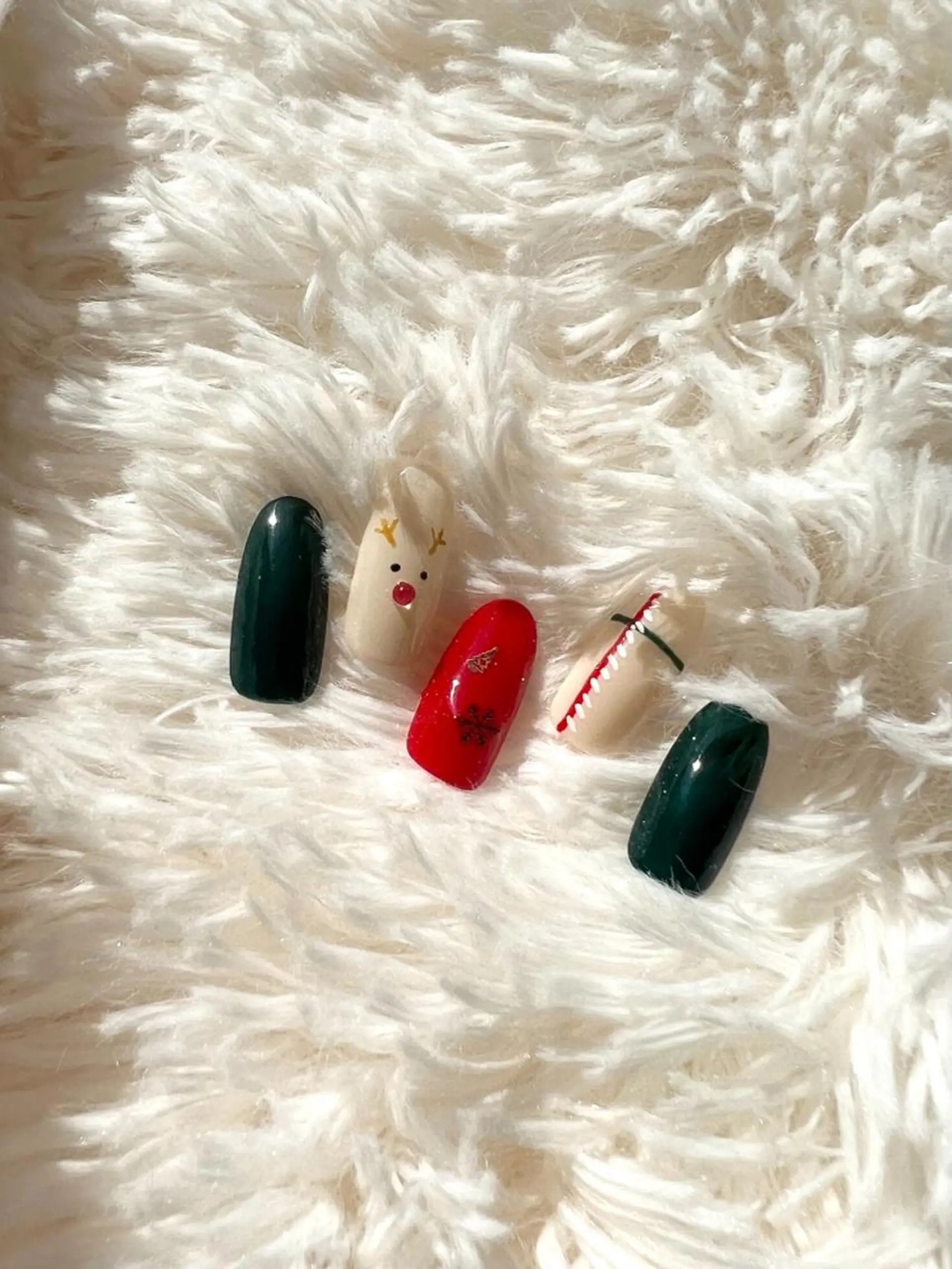 ネイル PEEKABOO京橋 EYE&NAILのマツエク・マツパデザイン