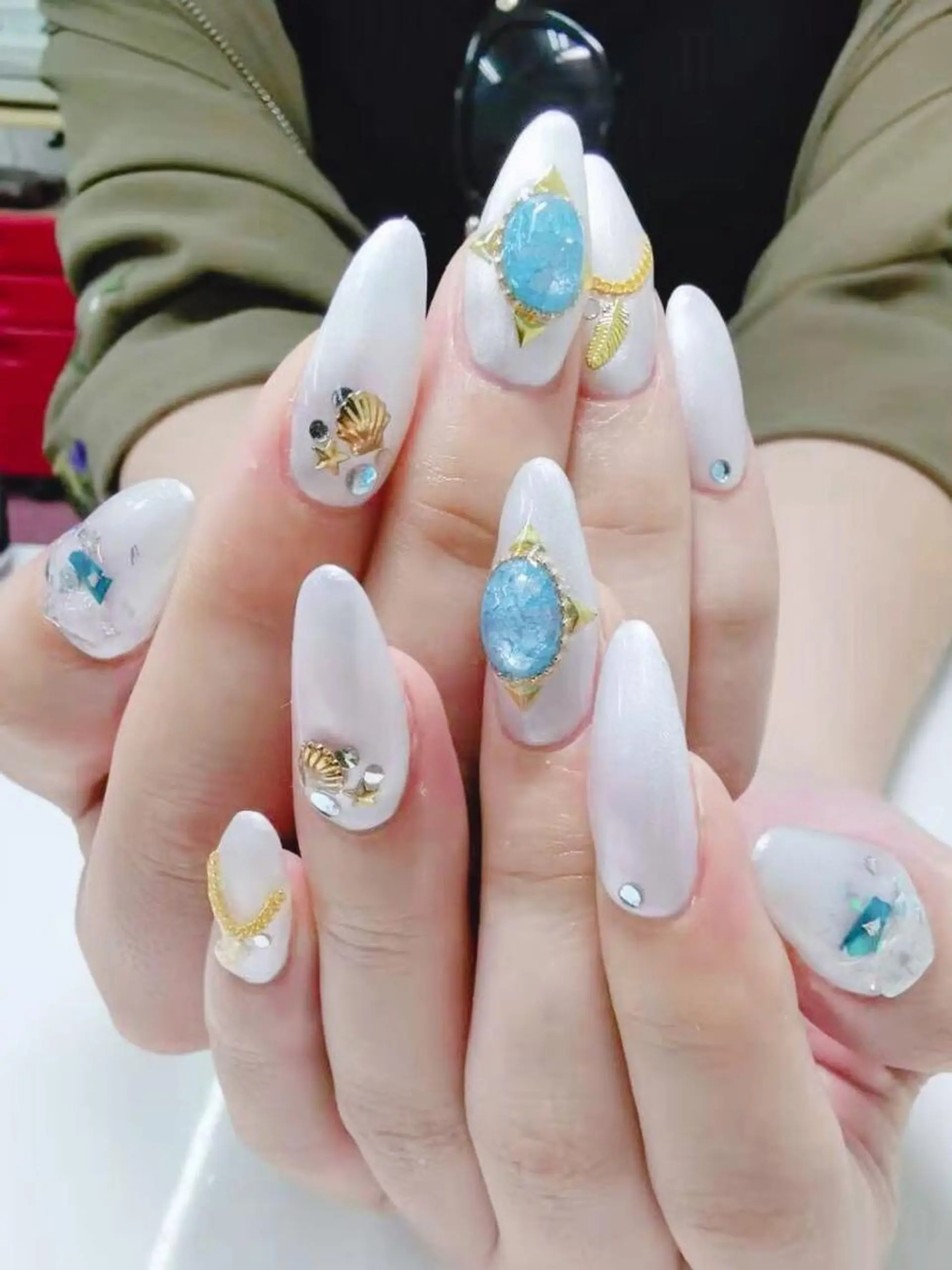 ネイル ハンドネイル リラネイル Aikenのネイルデザイン