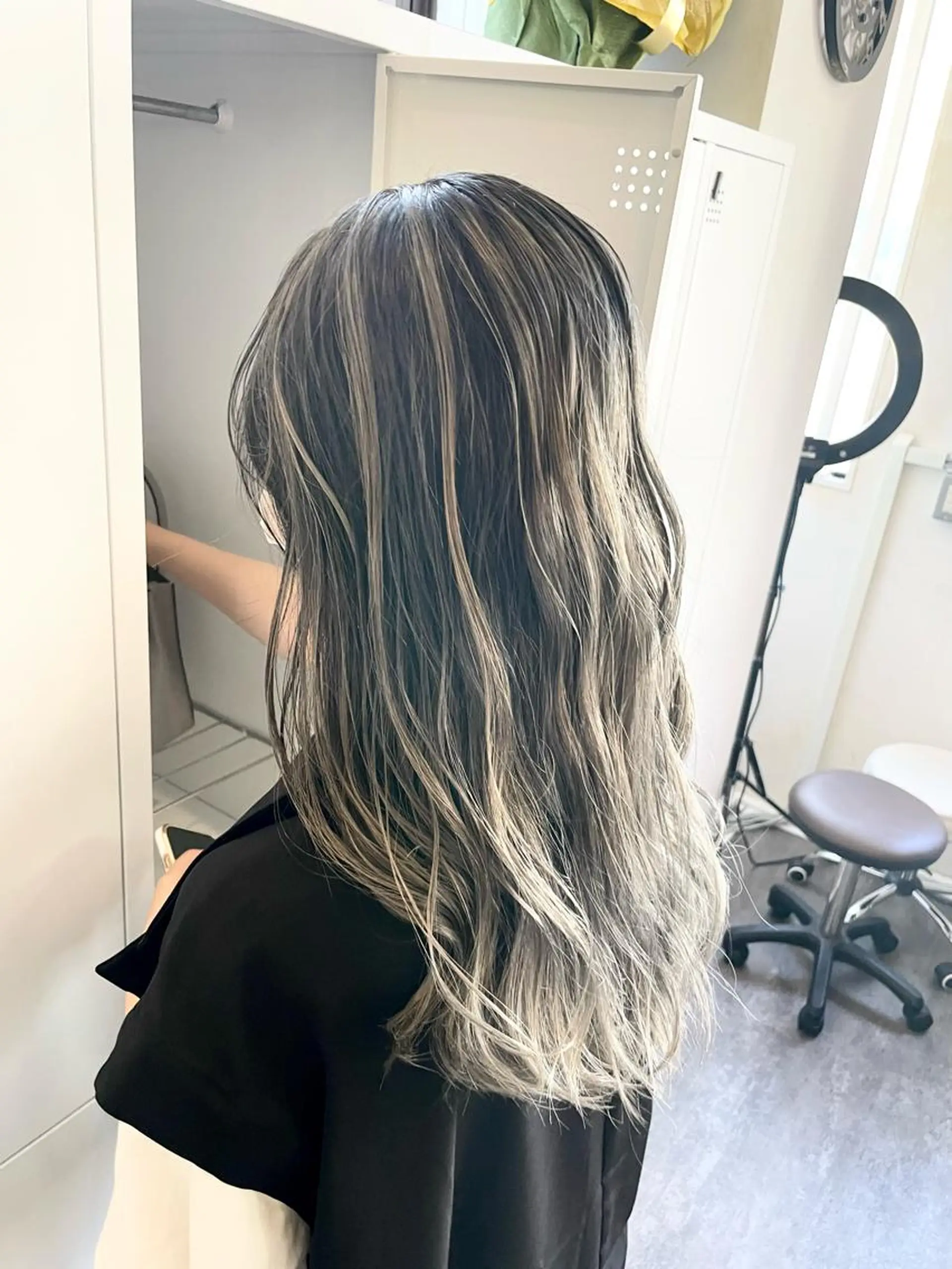 セミロング カラー バレイヤージュ グレージュ レイヤーカット レイヤー/艶カラー 🫧守利のヘアスタイル