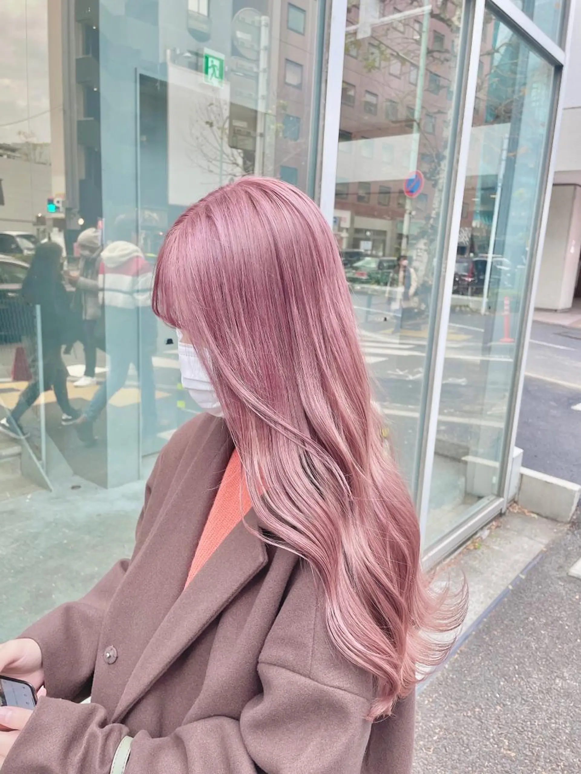 カラー ベージュカラー ピンクカラー ピンクベージュ ヘアカラー ミルクティーカラー イイサカシュンスケのヘアスタイル