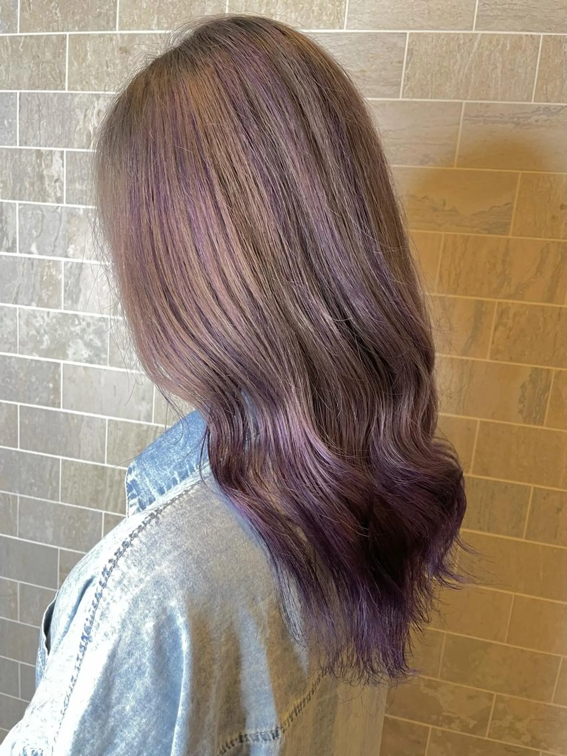 セミロング ヘアカラー トリートメント ブリーチ毛矯正.髪質 改善.髪にドラマをのヘアスタイル