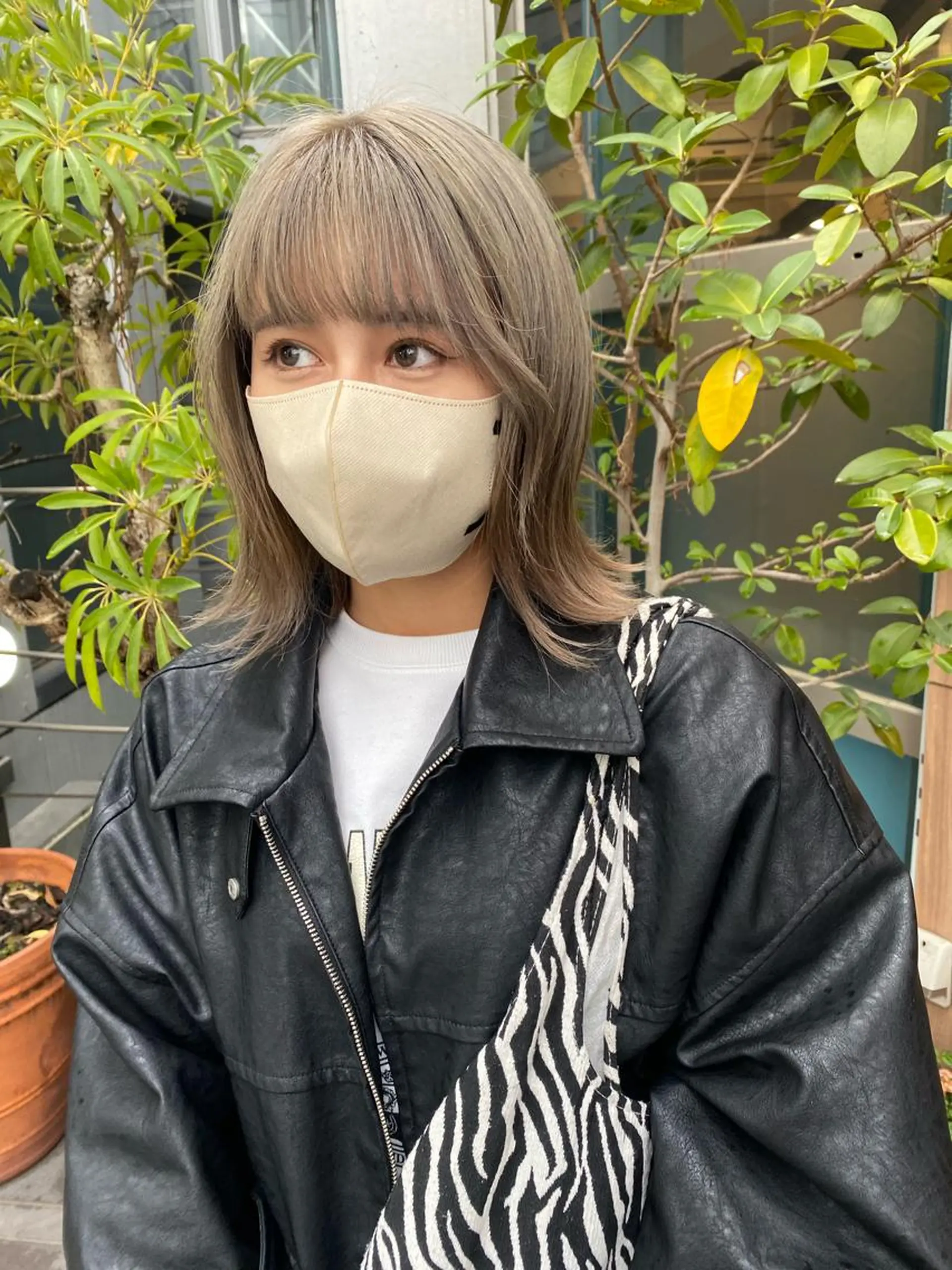 ショート カラー ブリーチ カット ヘアカラー トリートメント レイヤーカット /透明感/千葉怜寿のヘアスタイル