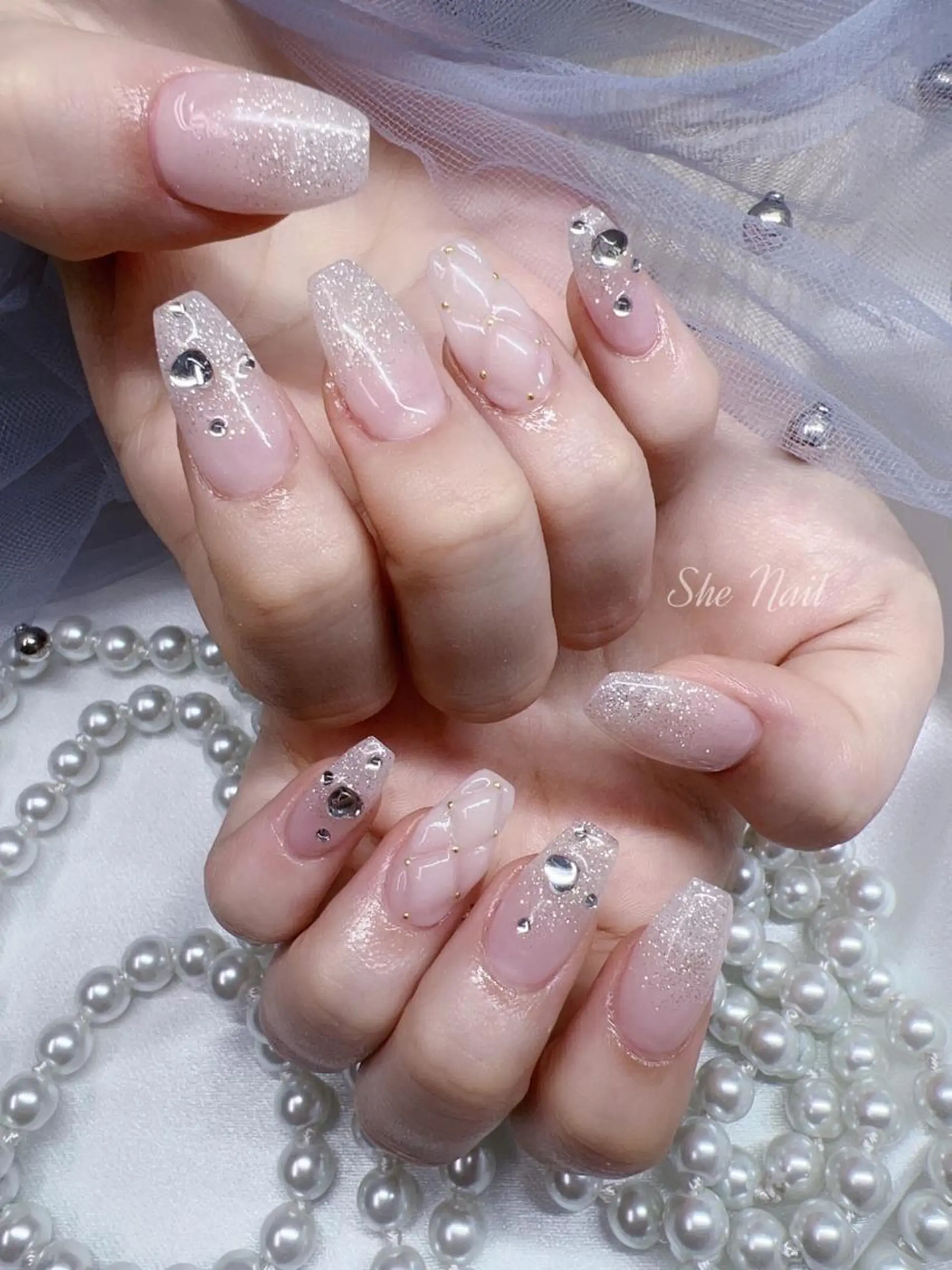 ネイル チークネイル 長さ出し マグネットネイル 持ち込み ワンカラーネイル ハンドネイル She   Nail所属・ISA_ BELLAのネイルデザイン