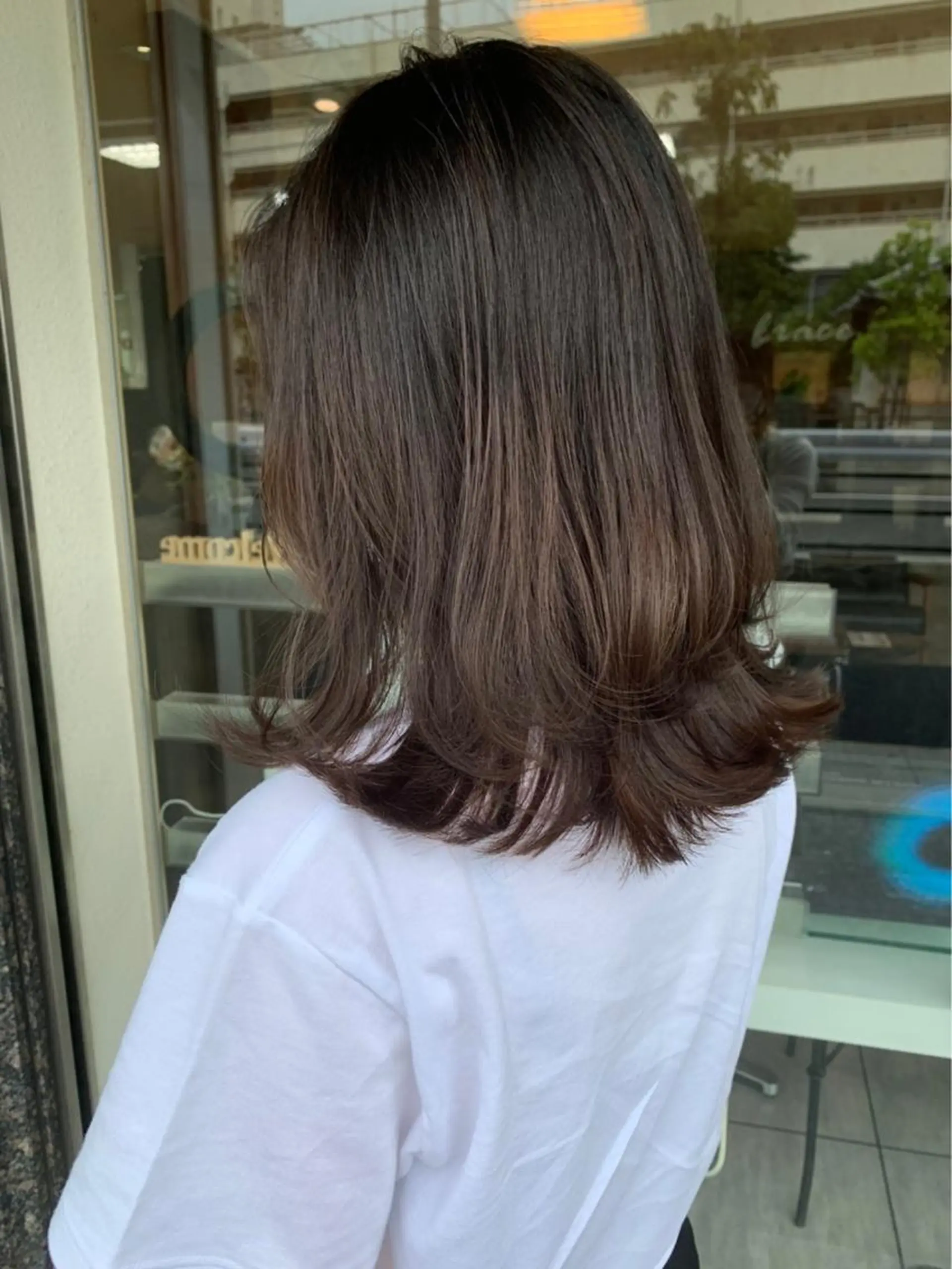 ミディアム カラー インナー×縮毛矯正 ピンクカラー澤井里菜のヘアスタイル