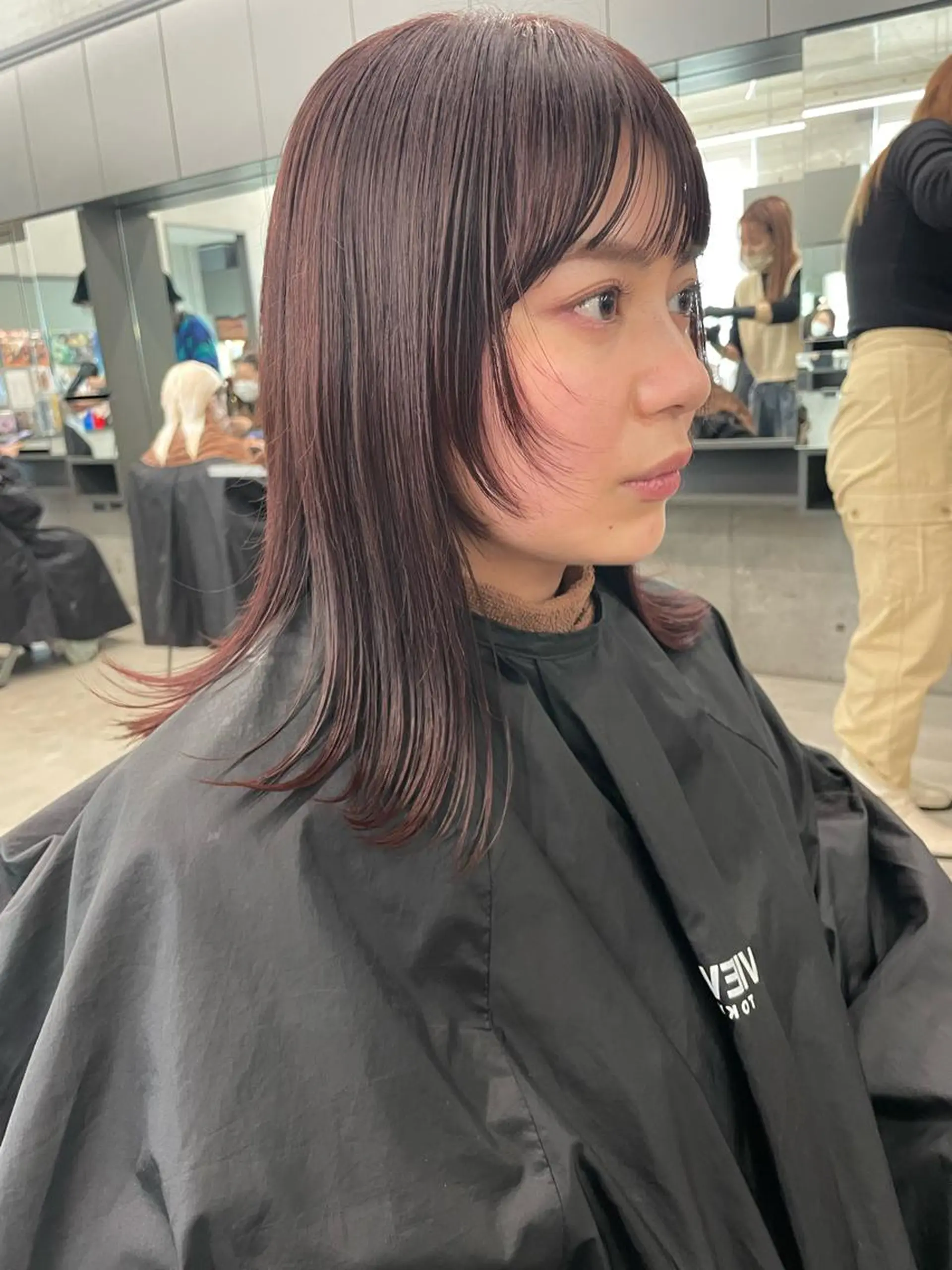 ミディアム カラー ブラウンカラー ピンクカラー ピンクブラウン 佐伯 和佳のヘアスタイル