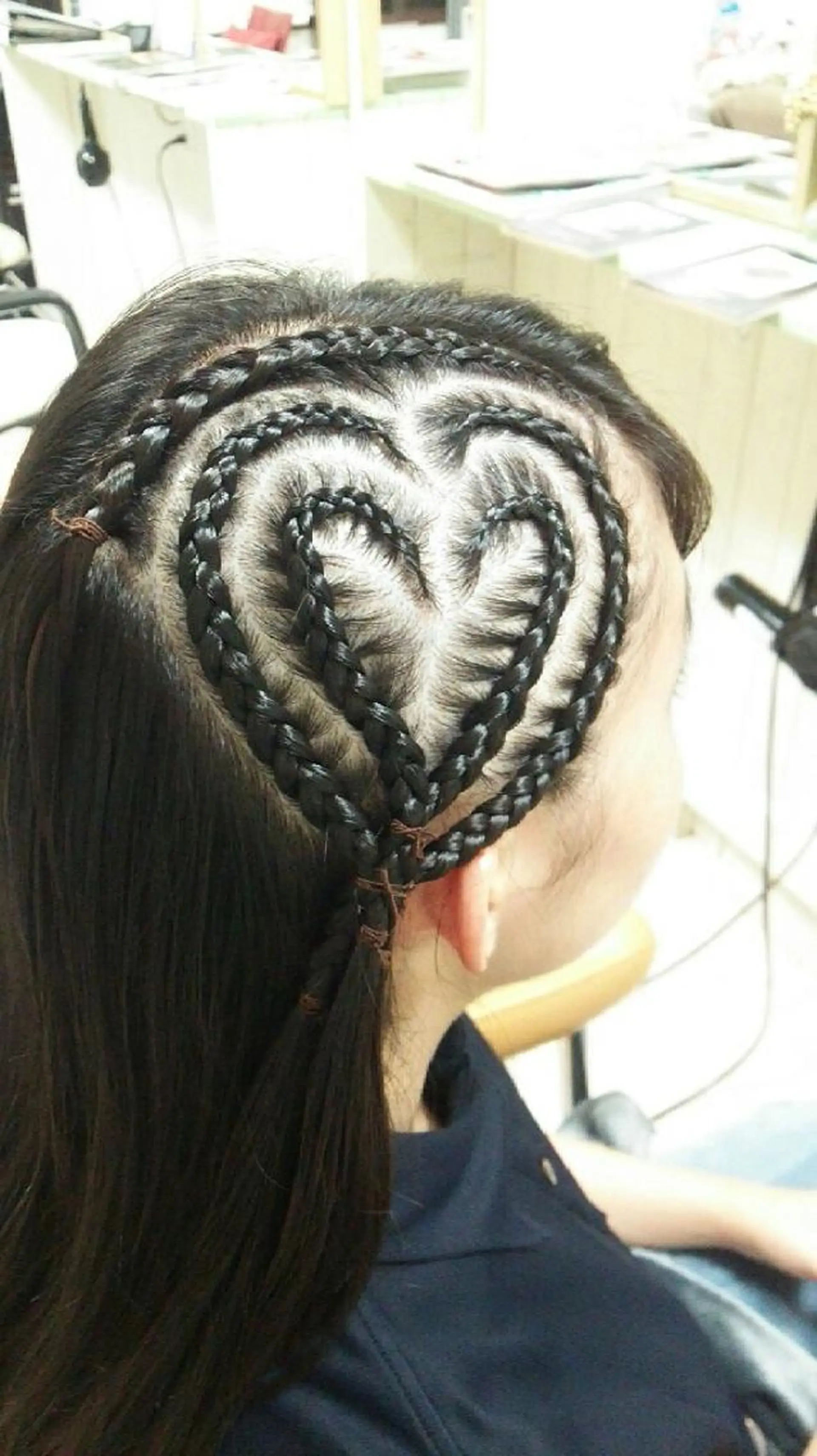 ショート ミディアム セミロング ロング カラー パーマ ヘアアレンジ メンズ キッズ ネイル マツエク・マツパ ハート エミタス ☆のヘアスタイル