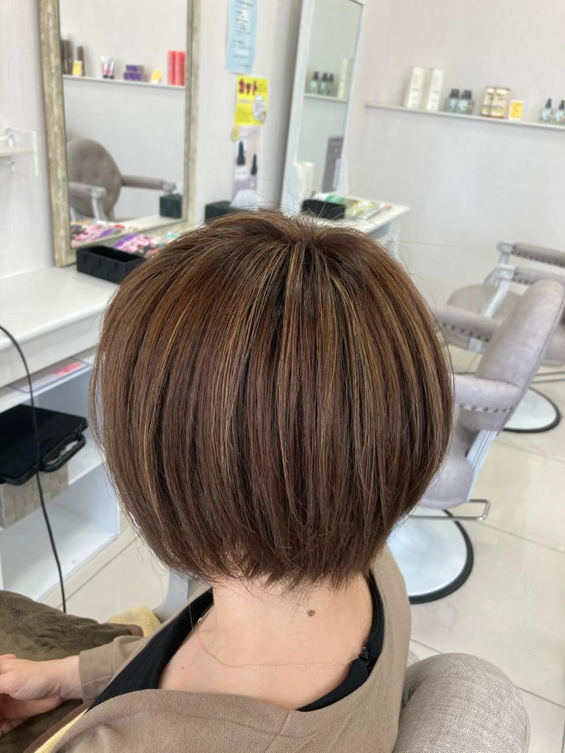 カラー ハイライトカラー macaronいわきラトブ店所属・吉田 真美のヘアスタイル