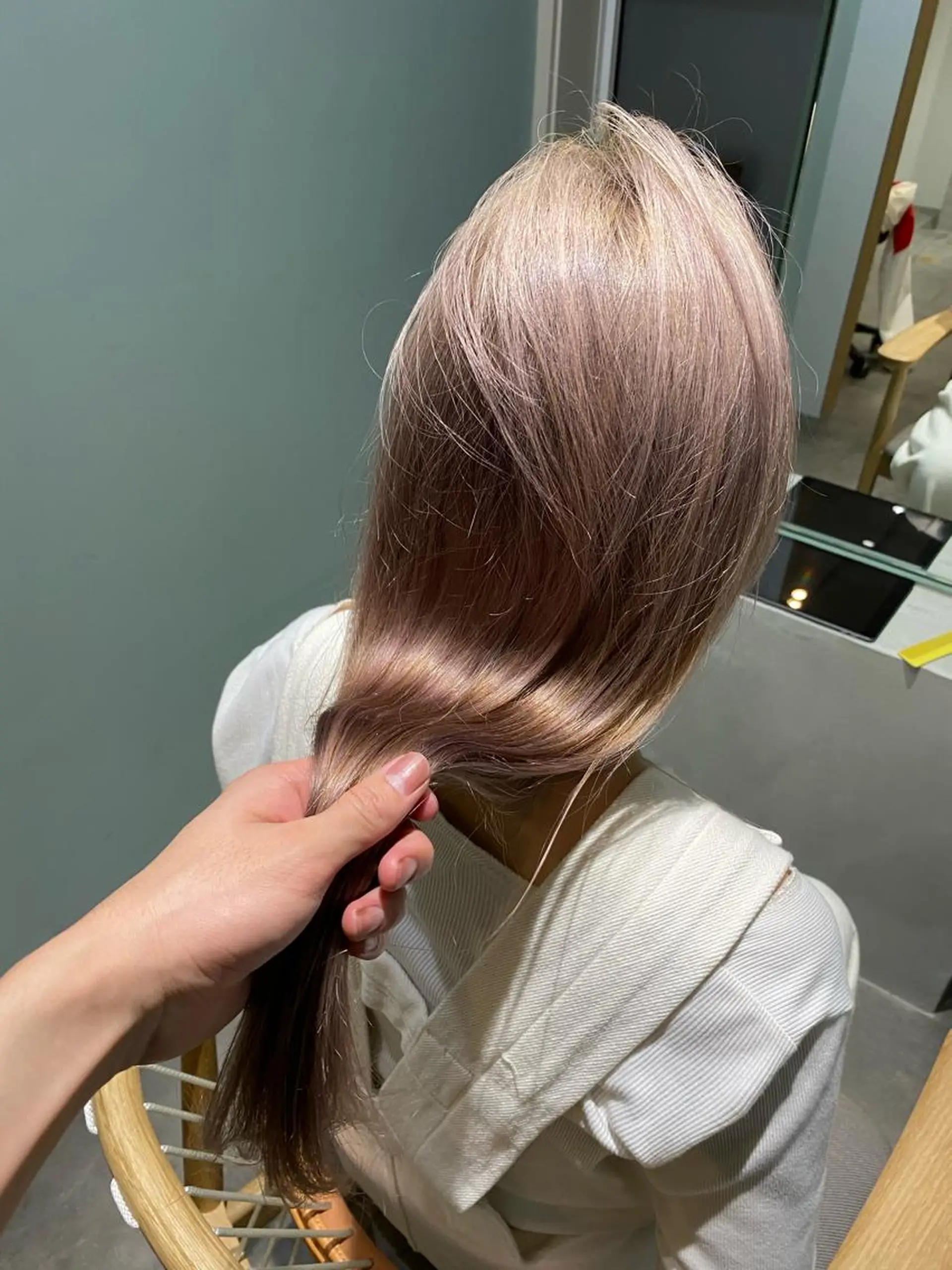 ロング カラー 美髪ストレート 川本雄己のヘアスタイル