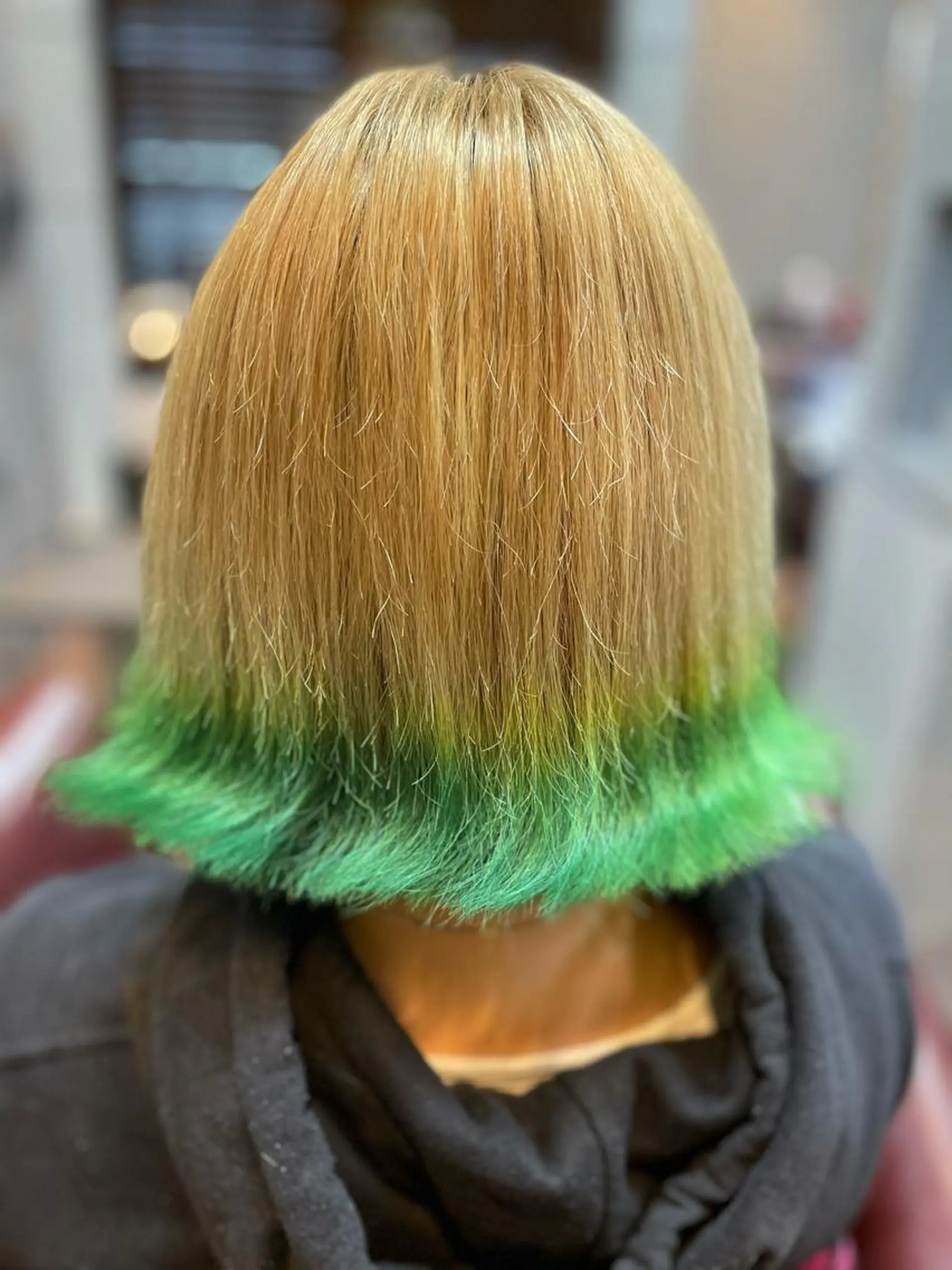 ミディアム カラー 和泉 沙綾のヘアスタイル