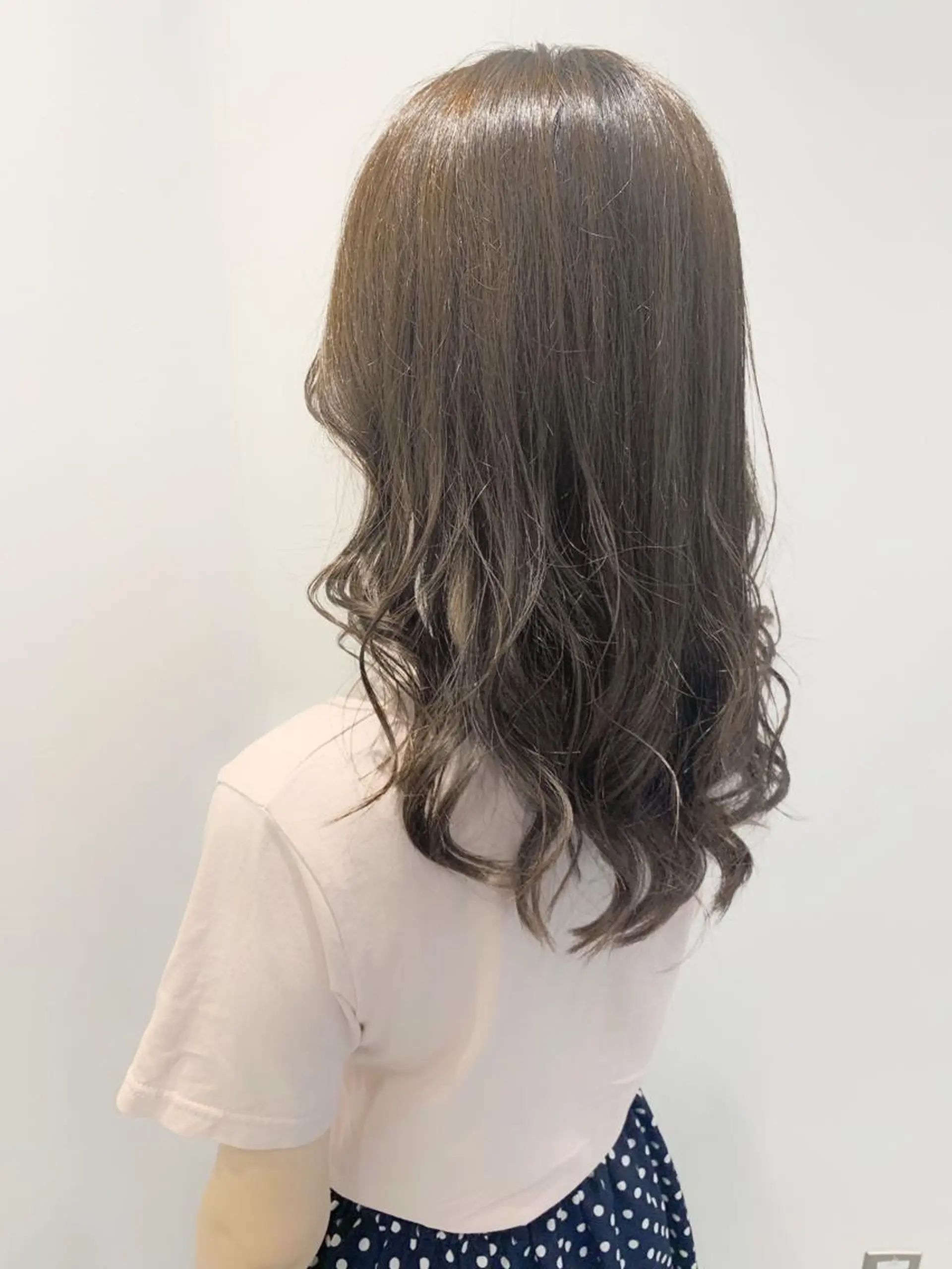 セミロング アッシュ 【髪質改善特化】 新宿/縮毛矯正/セラのヘアスタイル