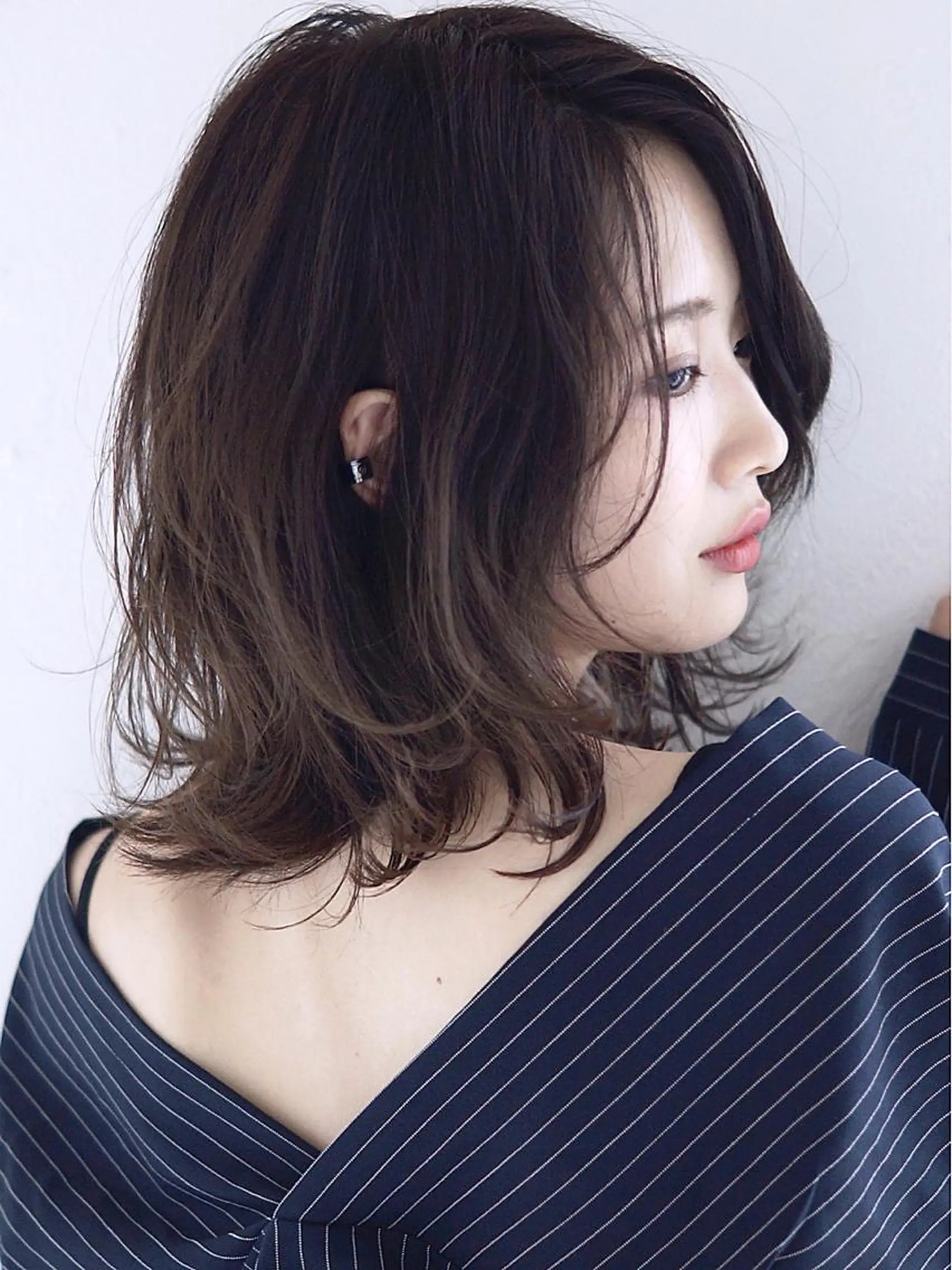 ミディアム アッシュ 外国人風カラー ハイライト 髪質改善 韓国風ヘア カット ヘアカラー トリートメント hoNua. 栄/透明感カラーのヘアスタイル