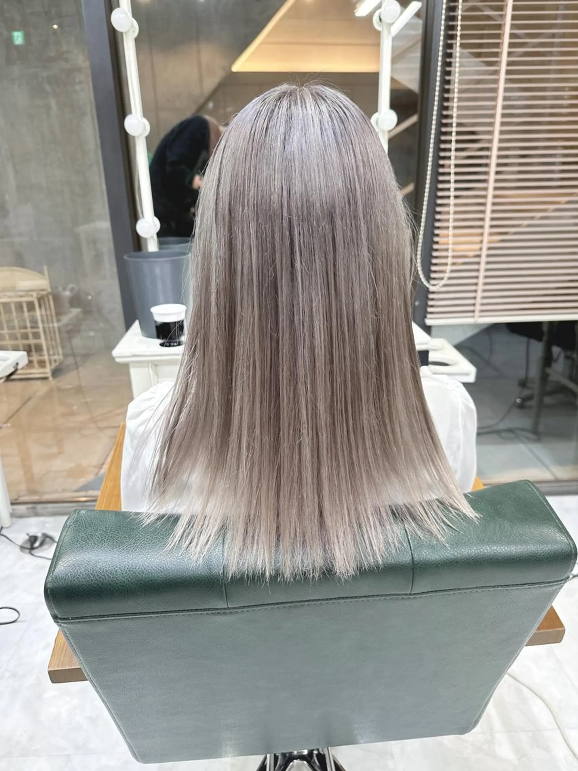 カラー ブリーチ グレージュ モテ髪透明感❤️ デイズヘアカラーのヘアスタイル