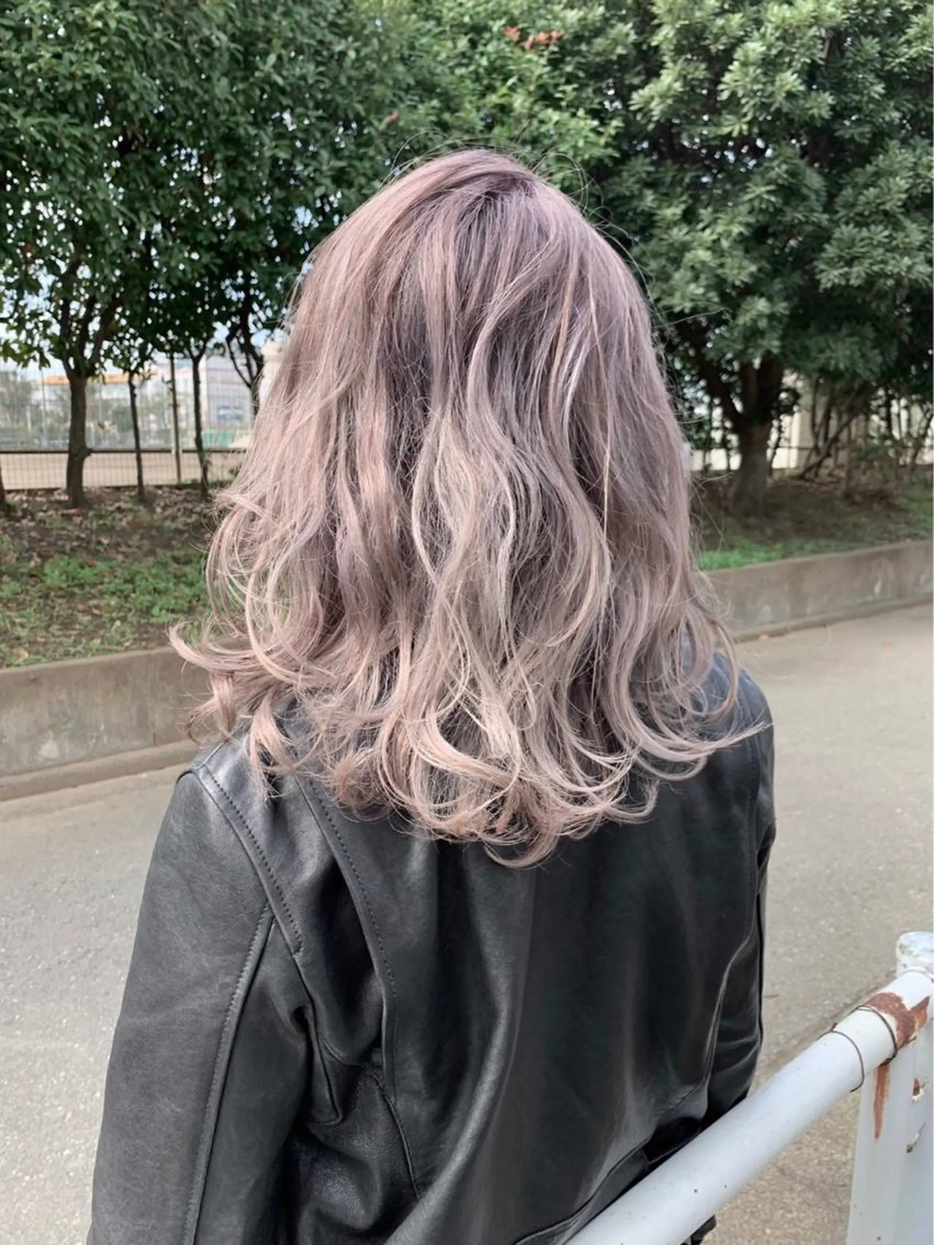 セミロング カラー ヘアアレンジ ヘアカラー トリートメント ヘアセット hair design NORM所属・吉田裕太/ハイライト ダブルカラーのヘアスタイル