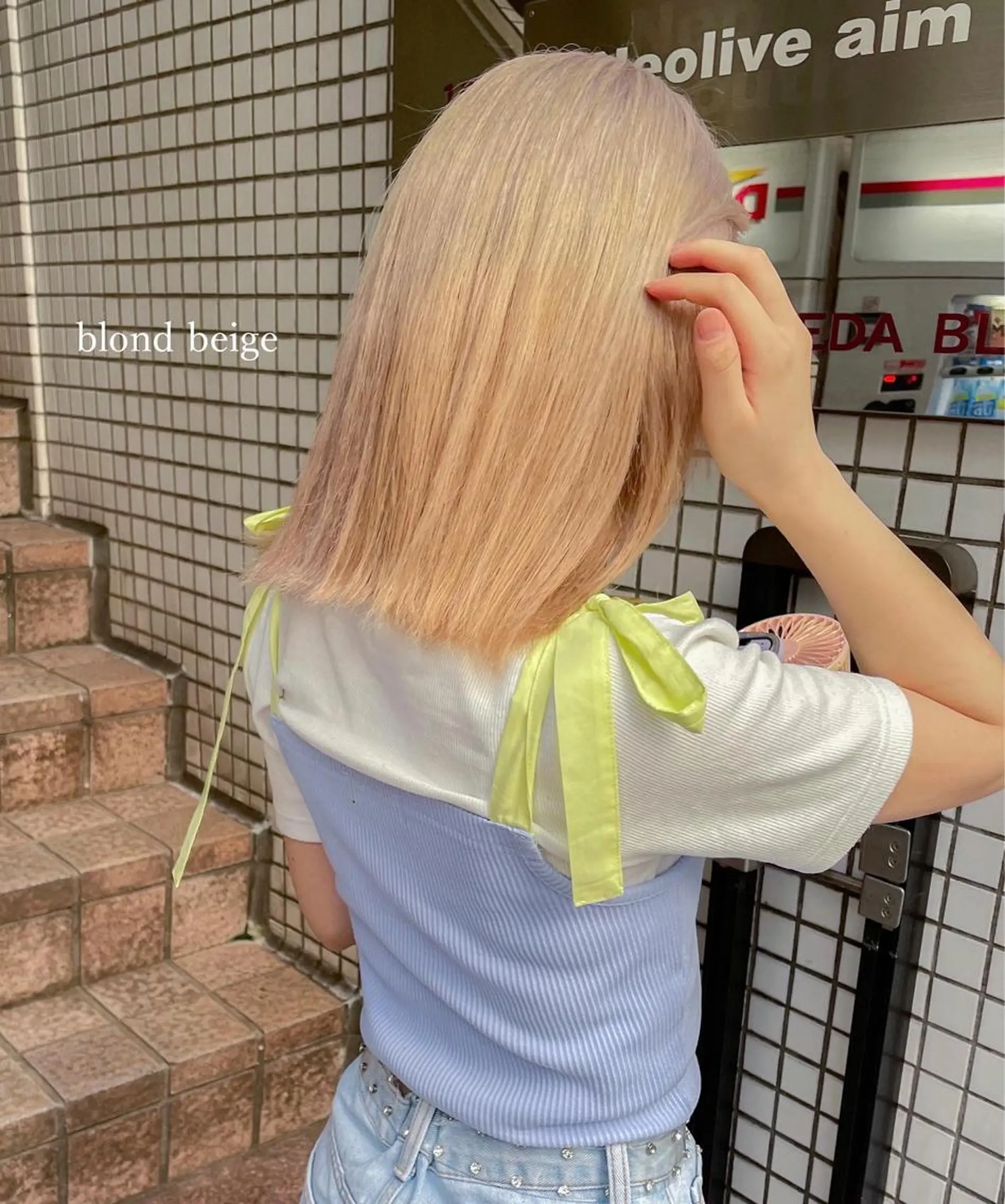 ミディアム ボブ ブリーチ/miinaのヘアスタイル