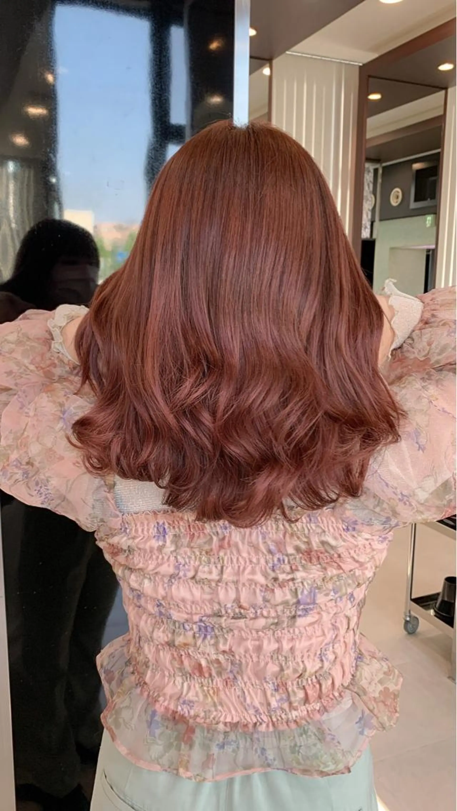 セミロング カラー 中本 日葵梨のヘアスタイル