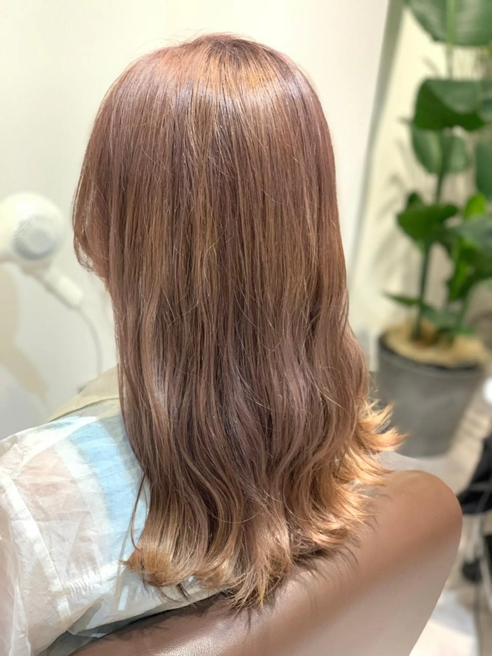 ロング カラー MIA 菅原のヘアスタイル