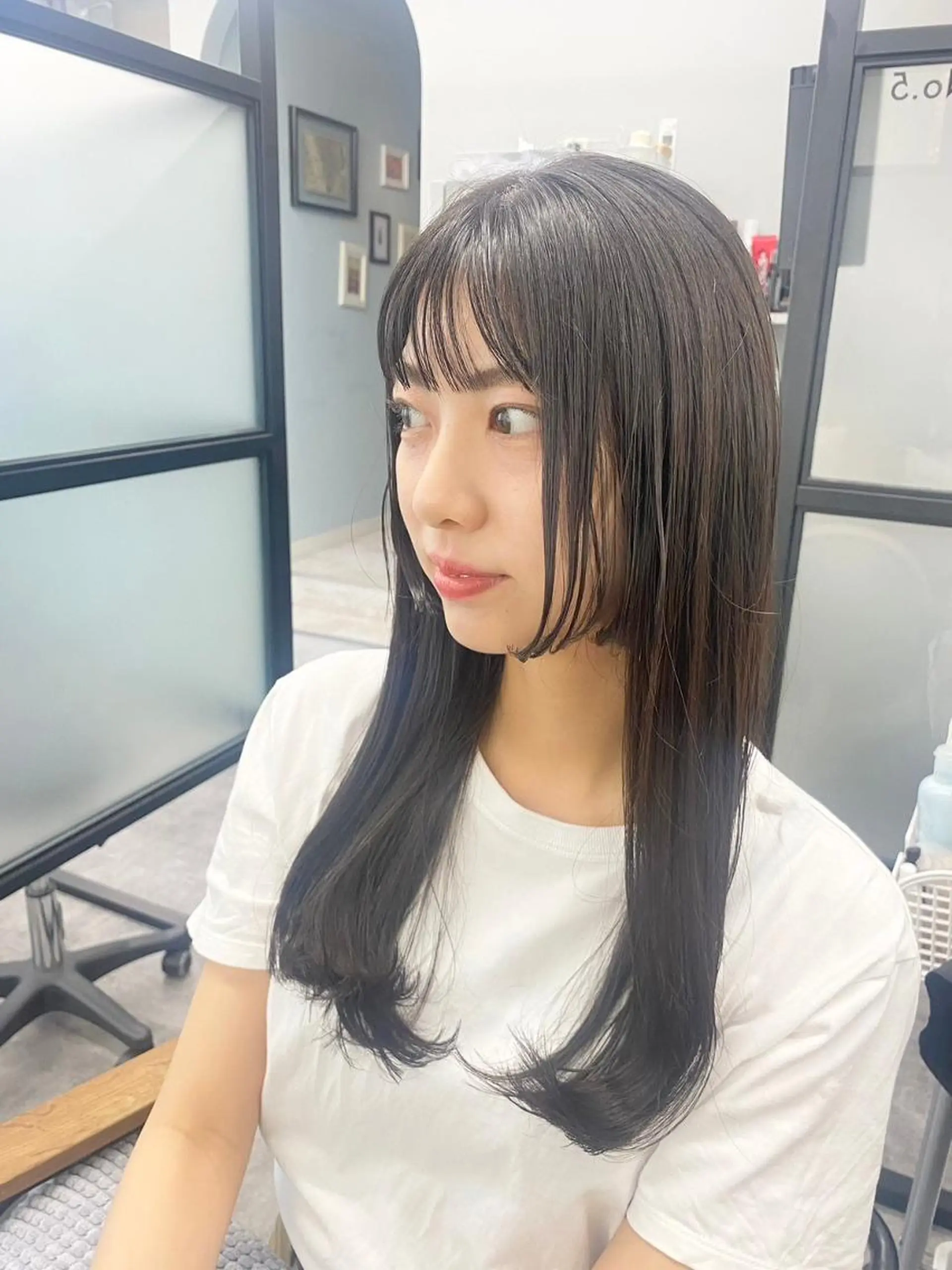 ロング アッシュ ミストバング パープルカラー ボブ デート カット ヘアカラー トリートメント N° aria 三軒茶屋のヘアスタイル