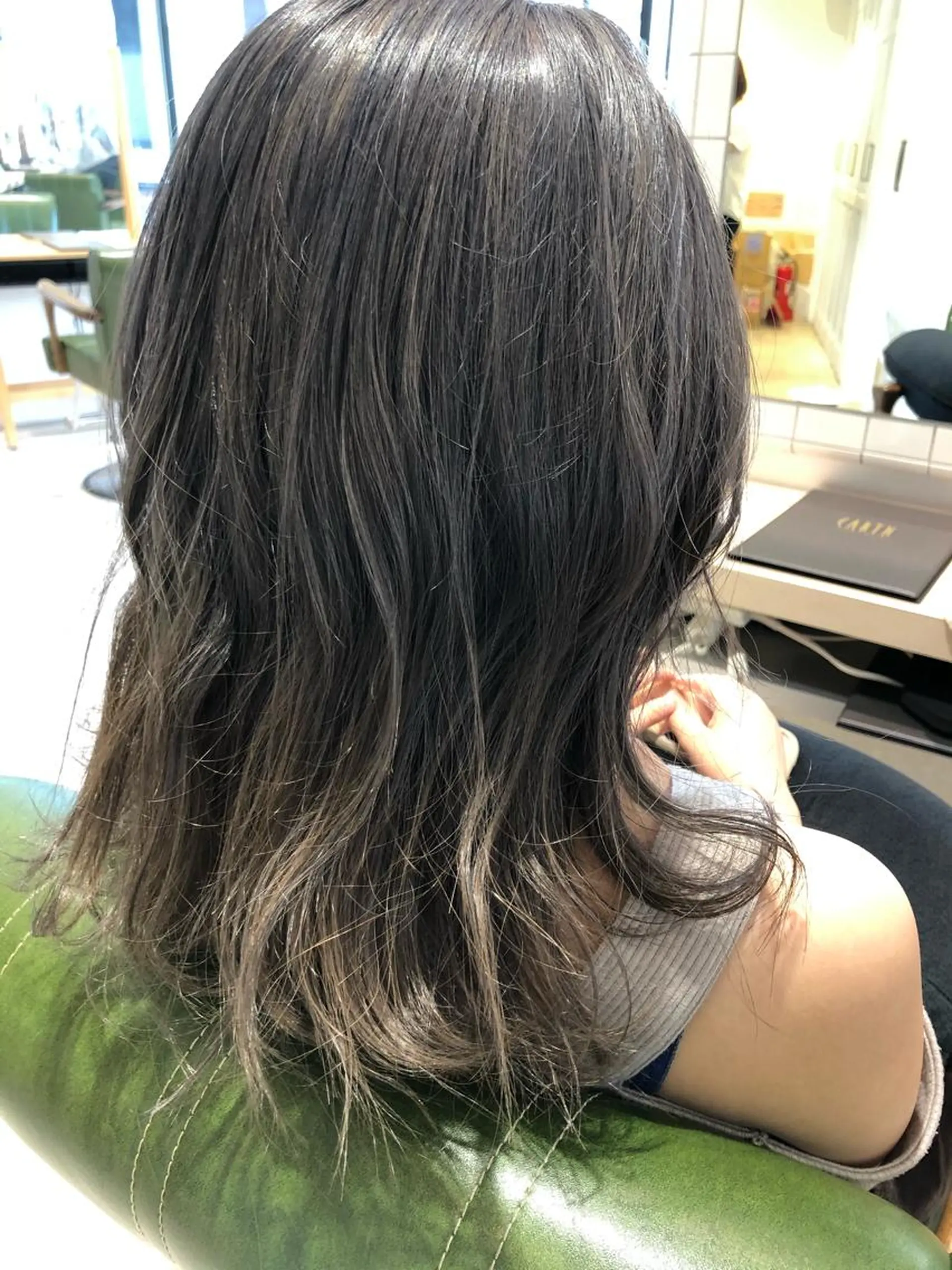 ミディアム カラー Moana by HEADLIGHT 川口店所属・川口髪質改善ウルトワ 🌈毛島健樹🌈のヘアスタイル