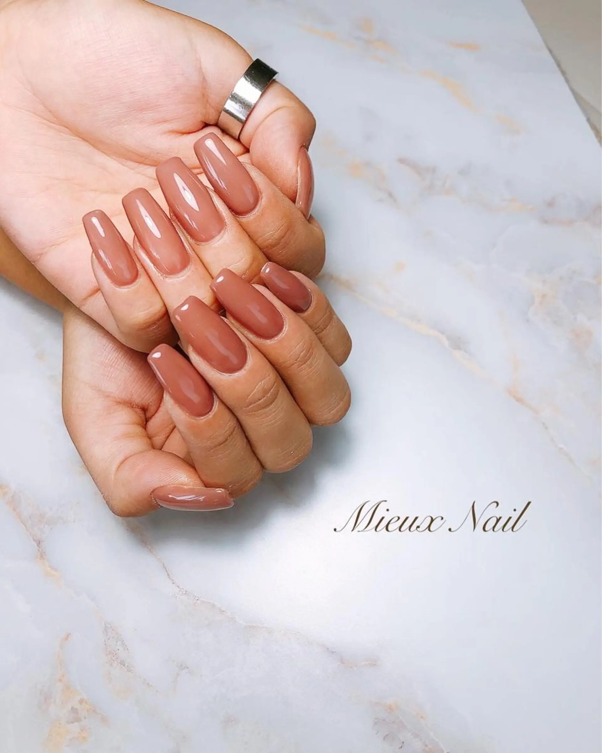 ネイル ニュアンスネイル ワンカラーネイル シンプルネイル ハンドネイル 市川 麻衣子のネイルデザイン