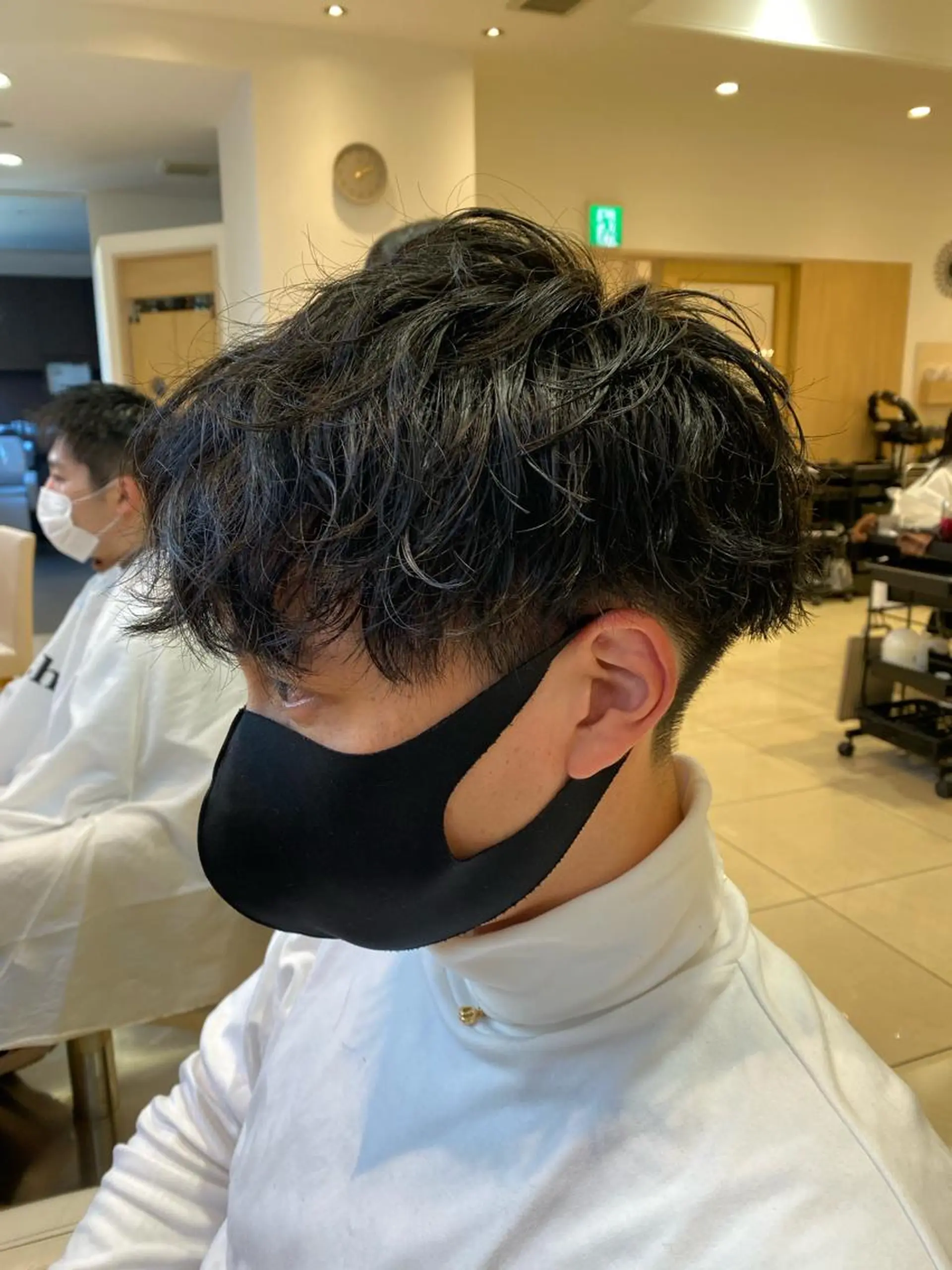 ショート パーマ メンズ カット パーマ メンズ特化型美容師 栗山勇人のヘアスタイル