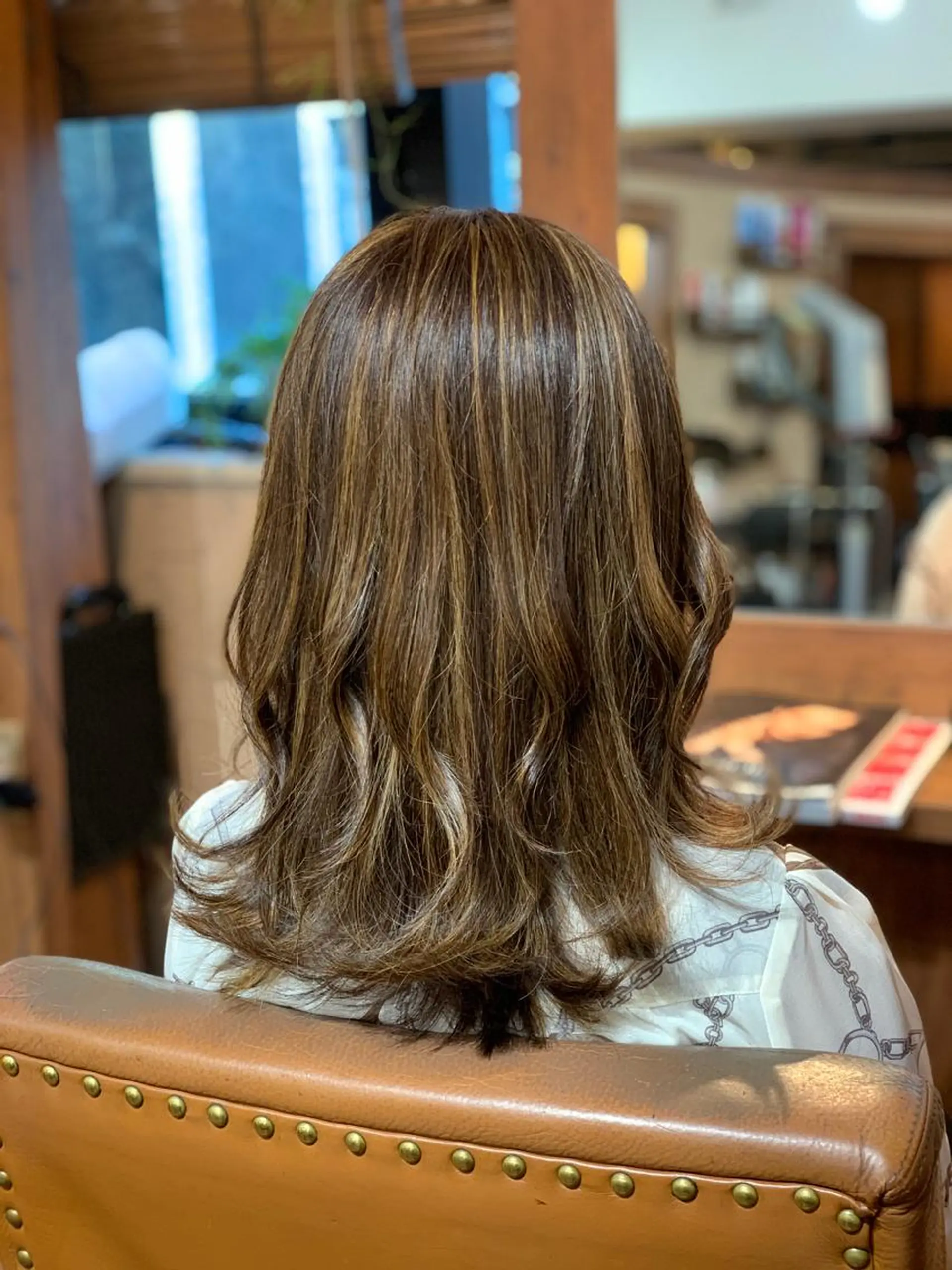 セミロング カラー ハイライトカラー ハイライト カット ヘアカラー 武田尚子🌸 自然に仕上がる矯正のヘアスタイル