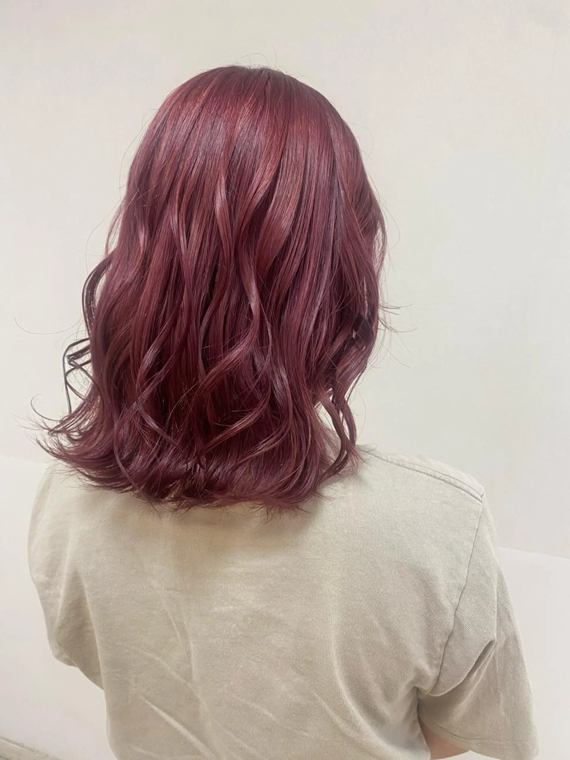 ミディアム カラー 🌈haru🌻 藤沢ハイトーン🌈のヘアスタイル