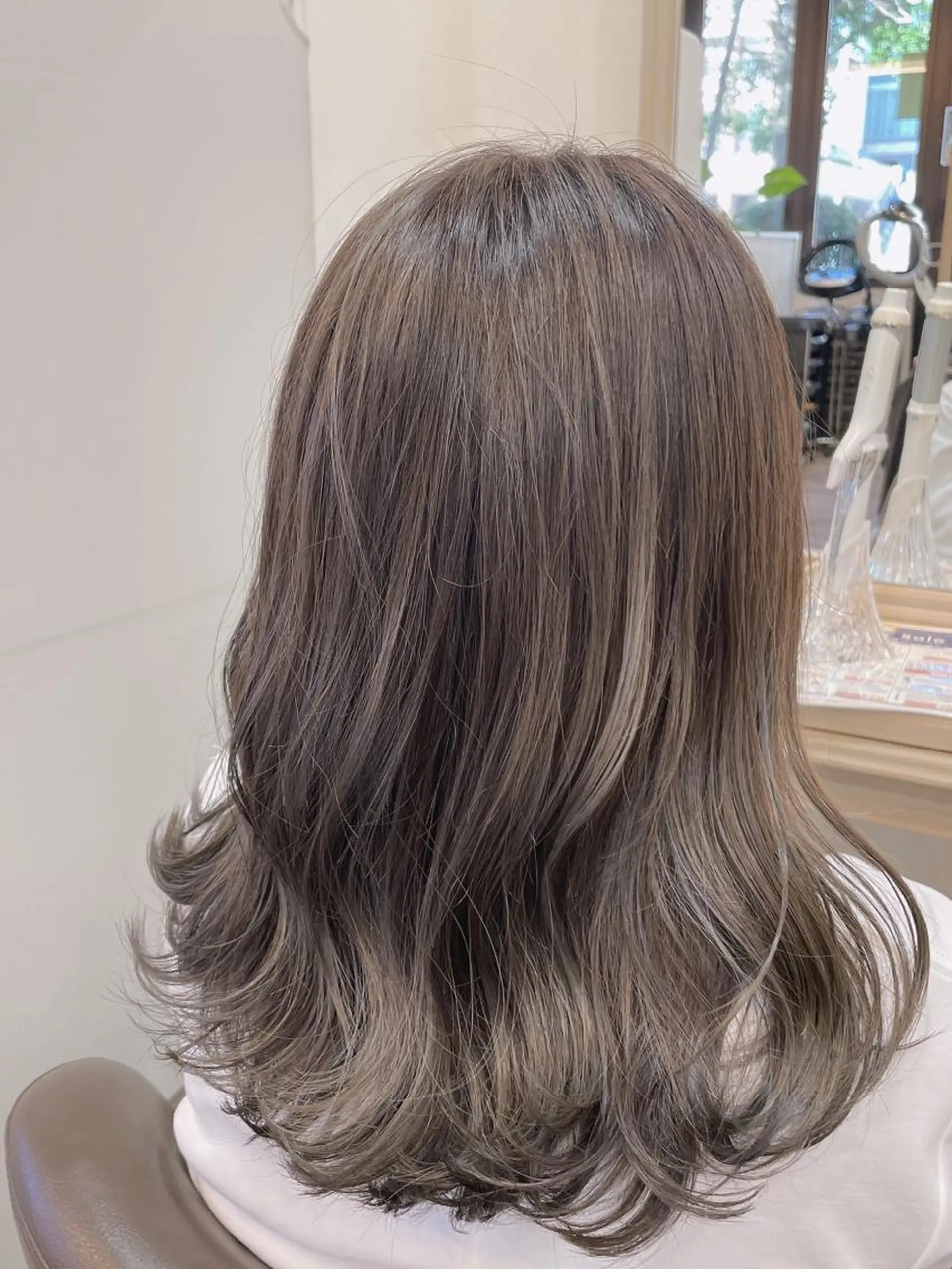 セミロング カラー アッシュ ハイライトカラー ハイライト カット ヘアカラー 尚平 40代からの 髪質改善専門のその他イメージ