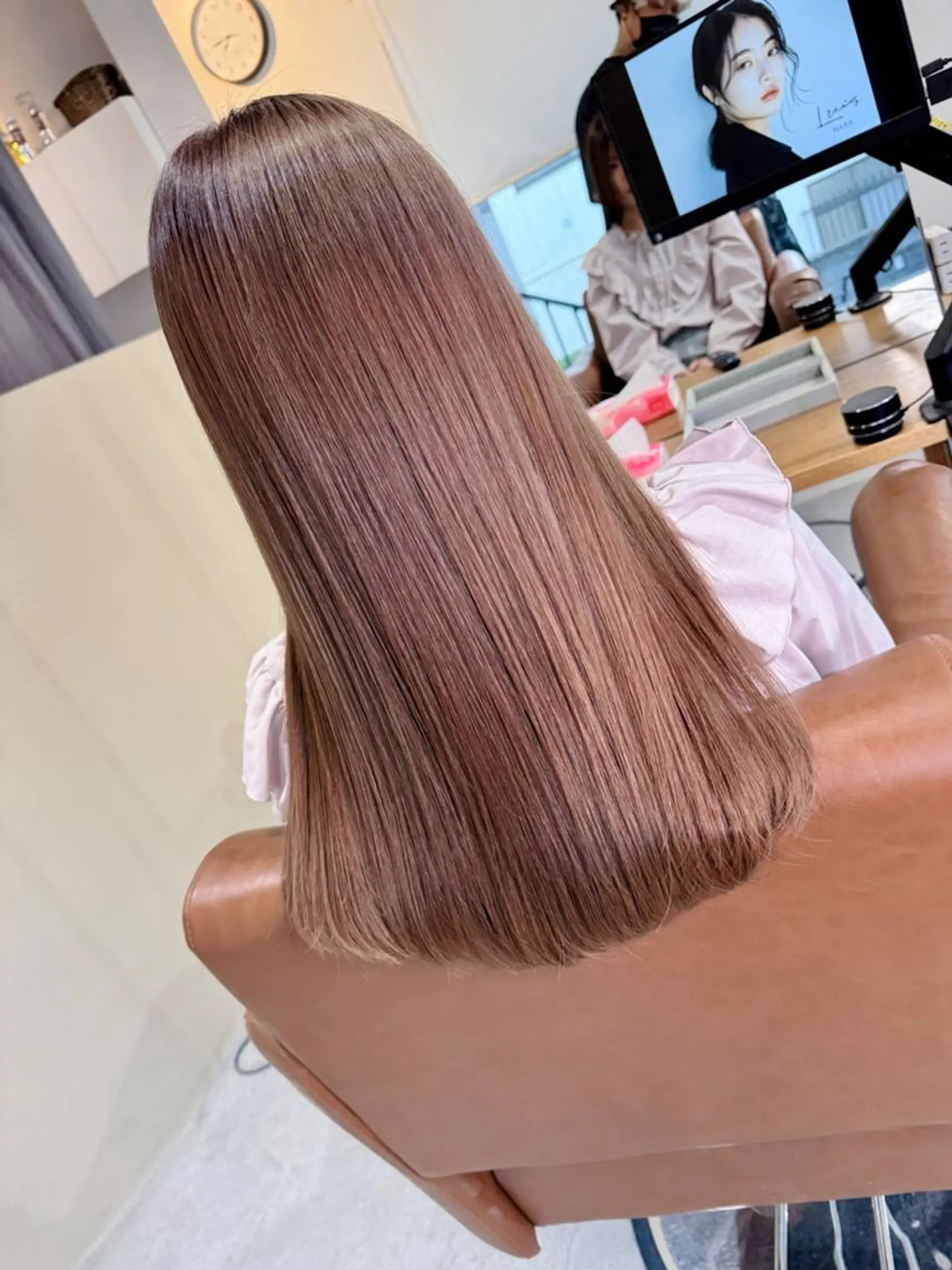 セミロング 髪質改善美髪特化 ルイス奈良のヘアスタイル