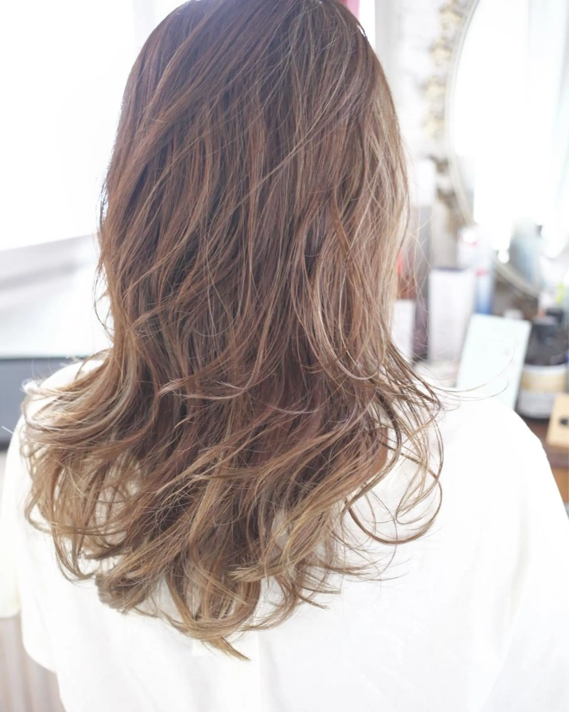 セミロング カラー ヘアアレンジ アッシュ グラデーションカラー ハイライトカラー ハイライト Mariana/ 鶴原-ハイライトのヘアスタイル